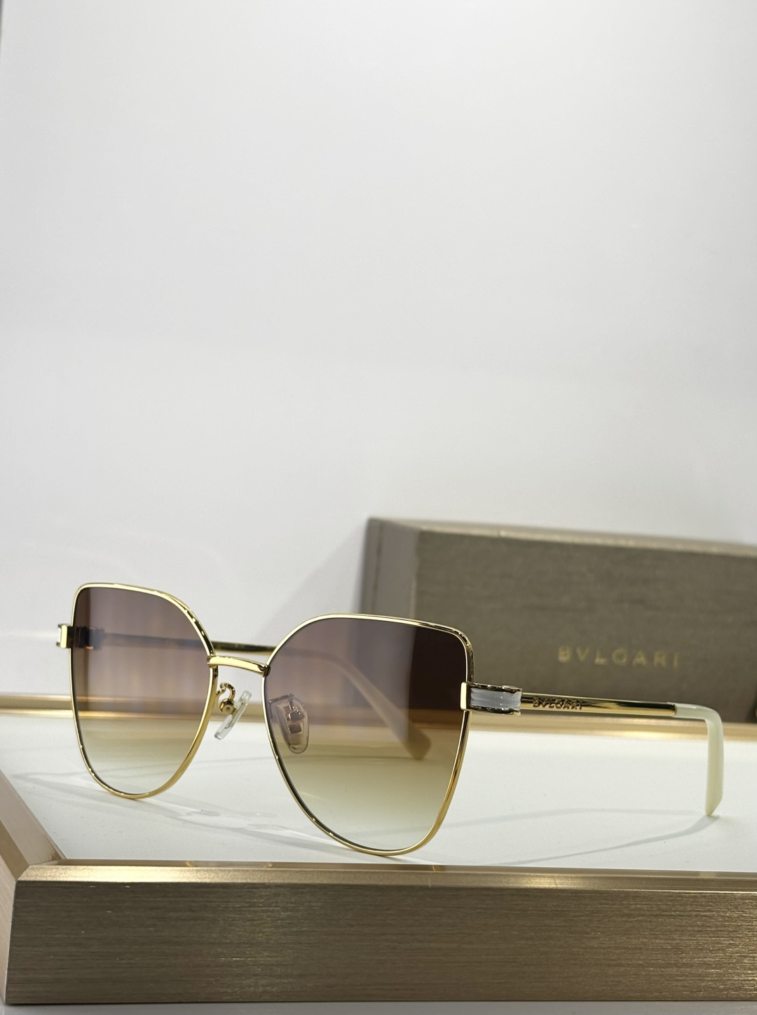 BVLGARIMOD：BV40069USize：57口15 135