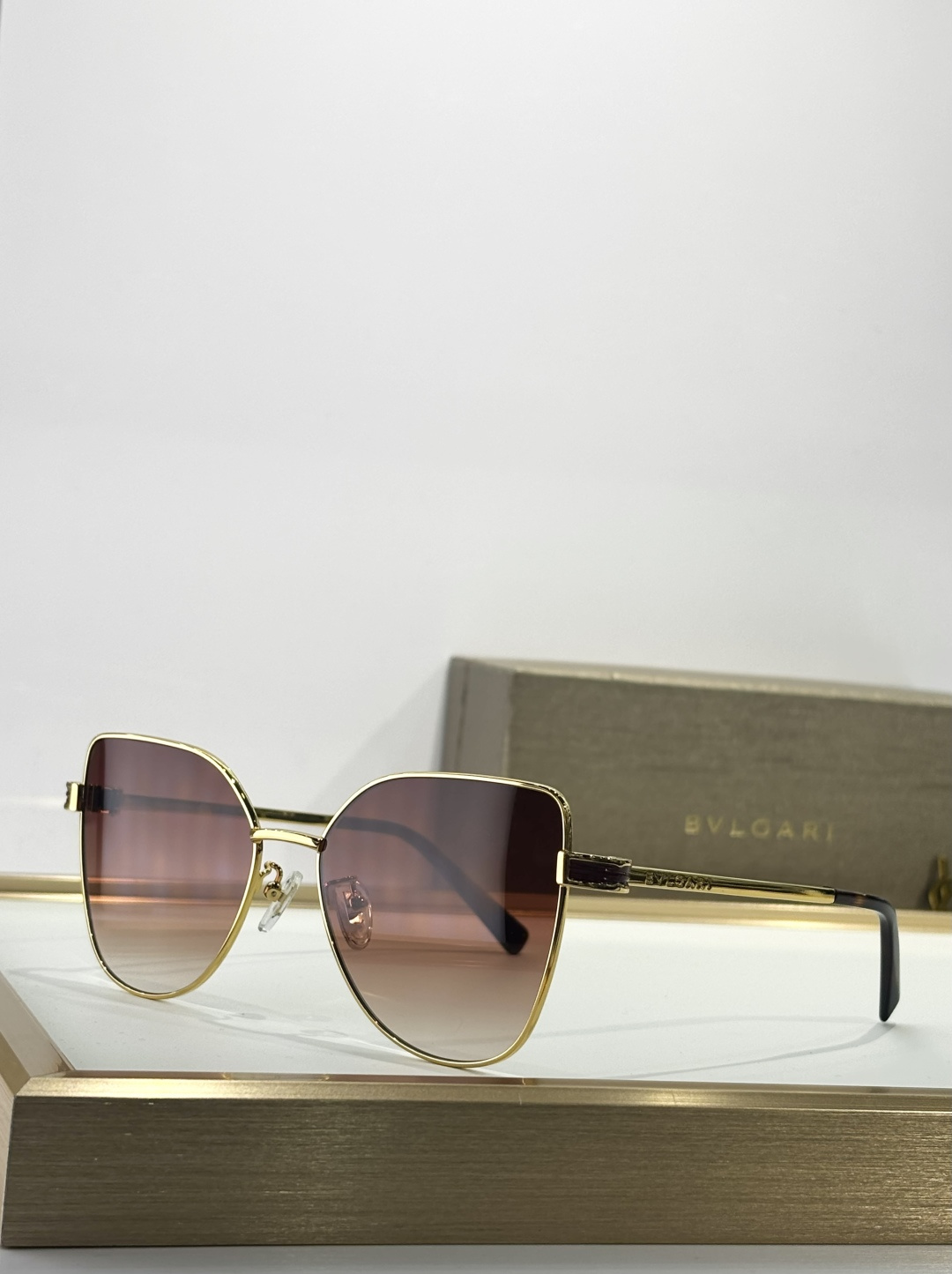 BVLGARIMOD：BV40069USize：57口15 135