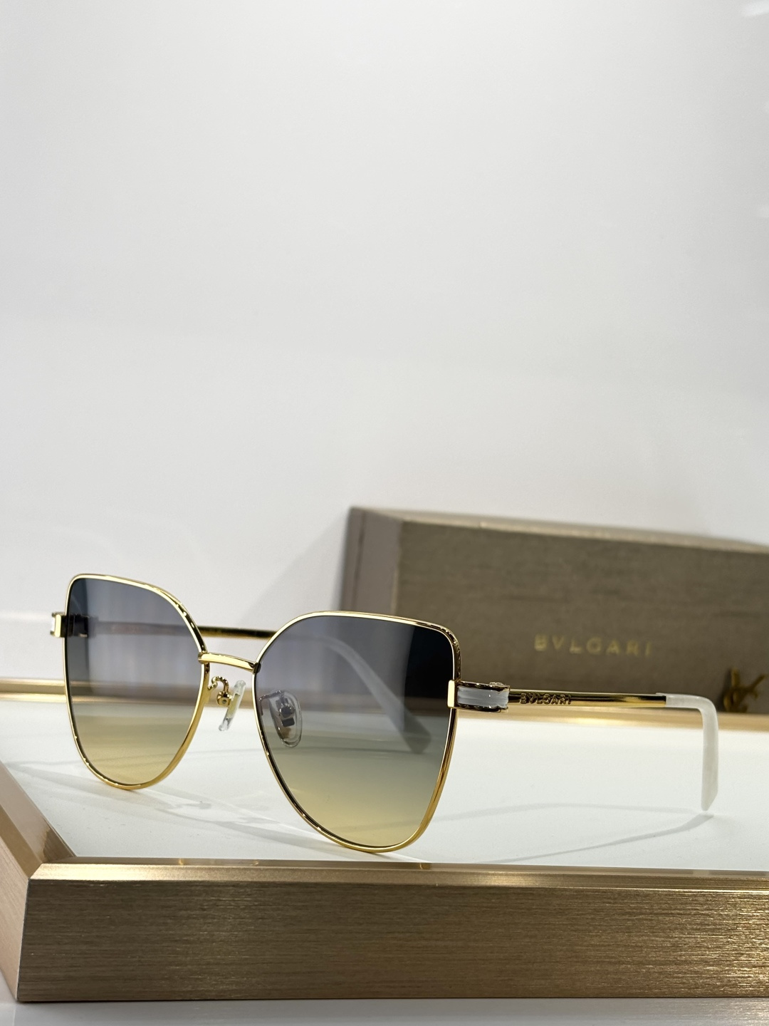 BVLGARIMOD：BV40069USize：57口15 135