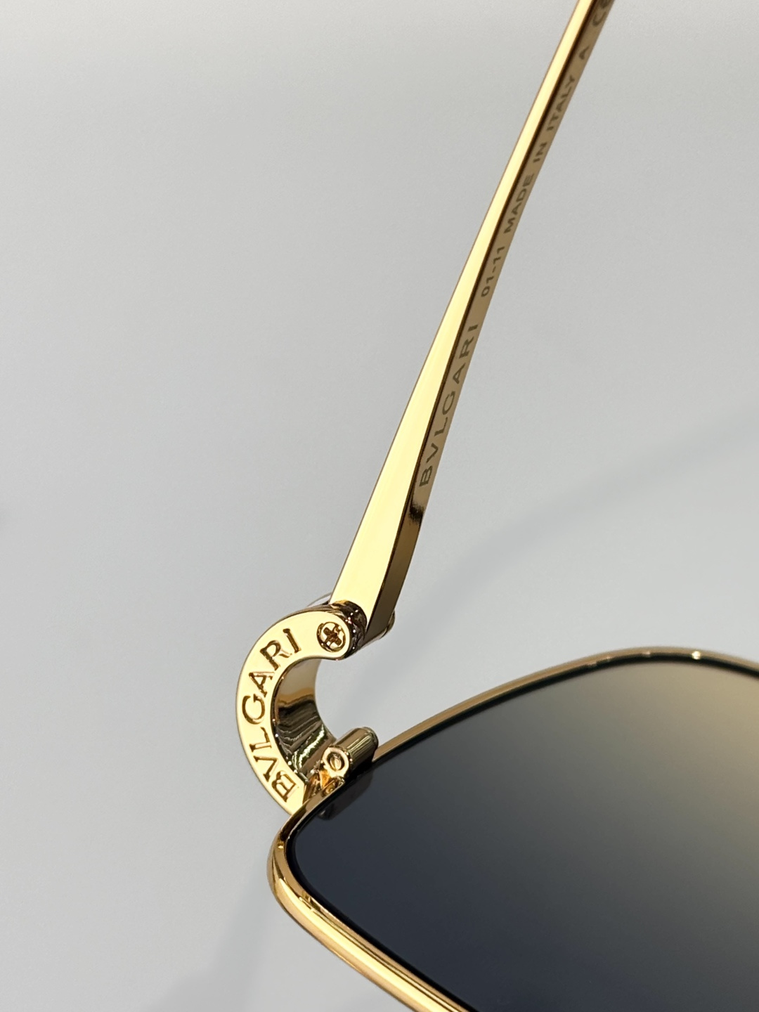 BVLGARIMOD：BV40069USize：57口15 135