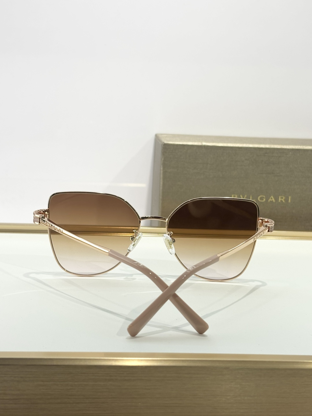 BVLGARIMOD：BV40069USize：57口15 135