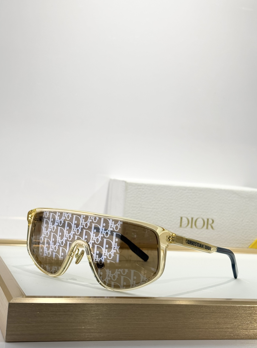 DiorMOD:DiorTag M1FSize:140