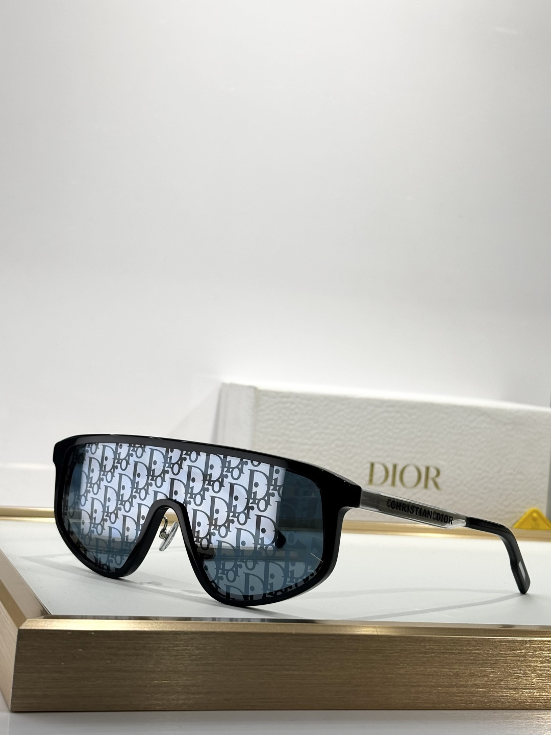 DiorMOD:DiorTag M1FSize:140