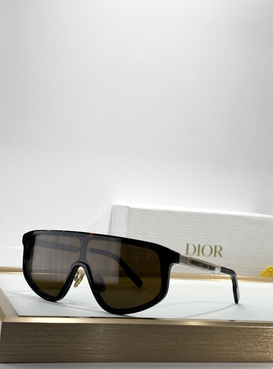 DiorMOD:DiorTag M1FSize:140
