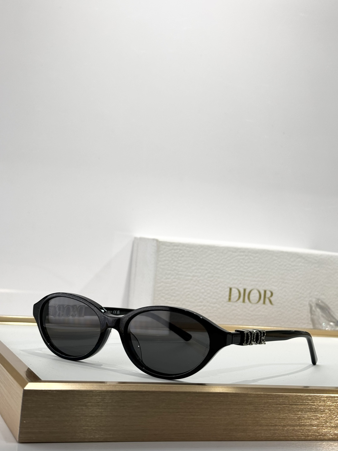 DIORMODEL: Treasure R1I SIZE:53口17-145