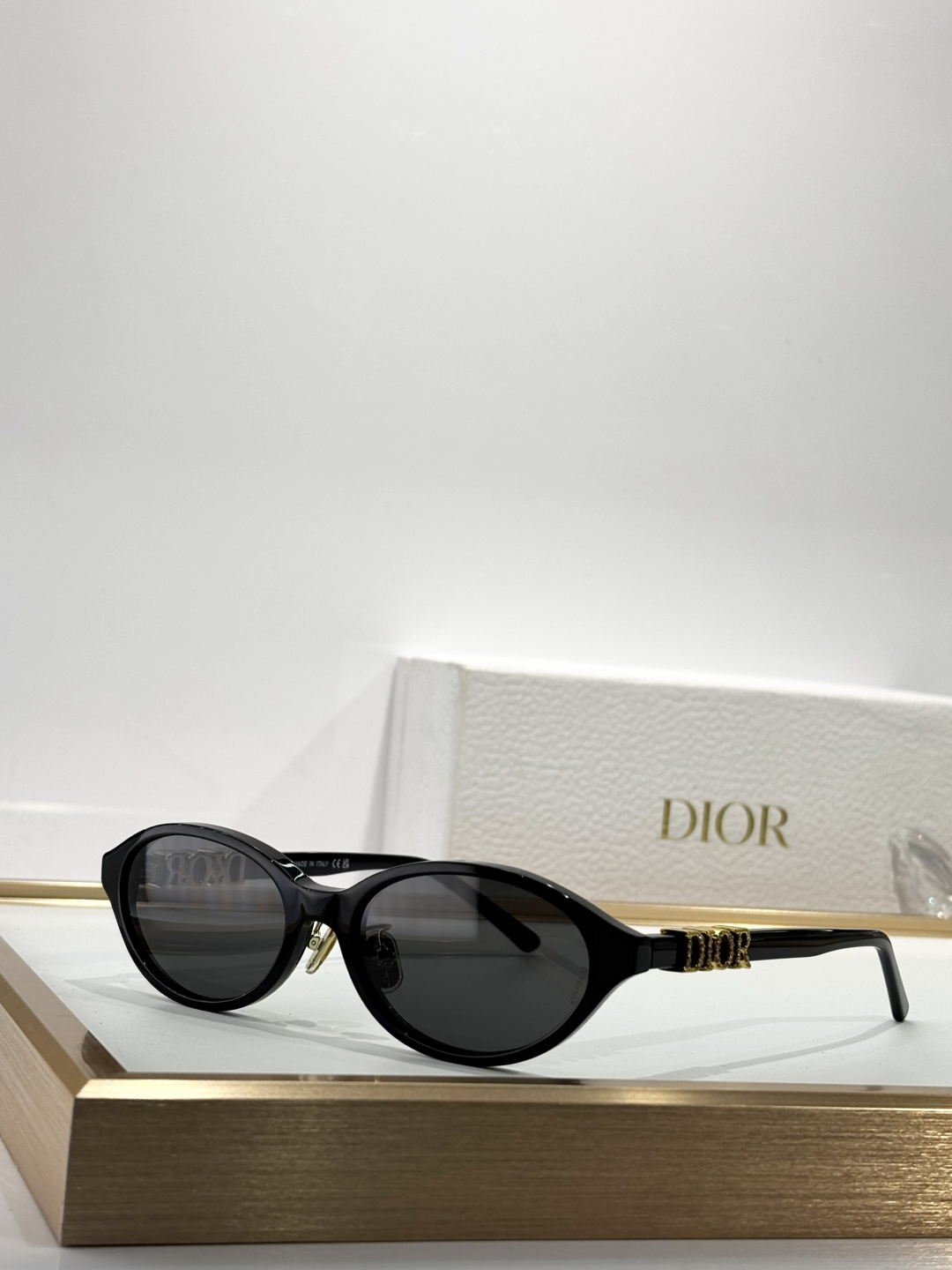 DIORMODEL: Treasure R1I SIZE:53口17-145