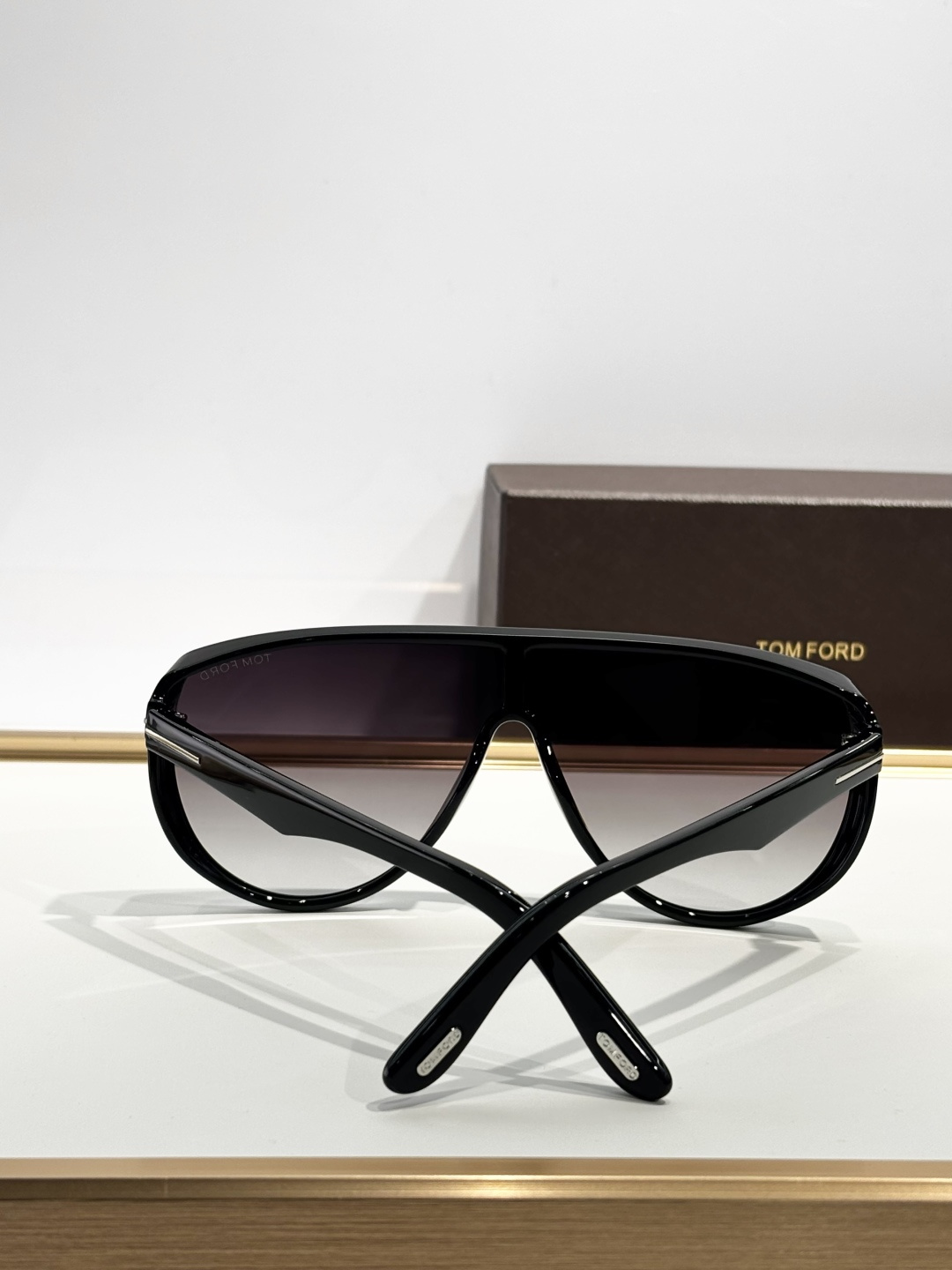 Original code Tom fordMOD：FT1182跟足原版立体圈形连片式太阳镜 Achil