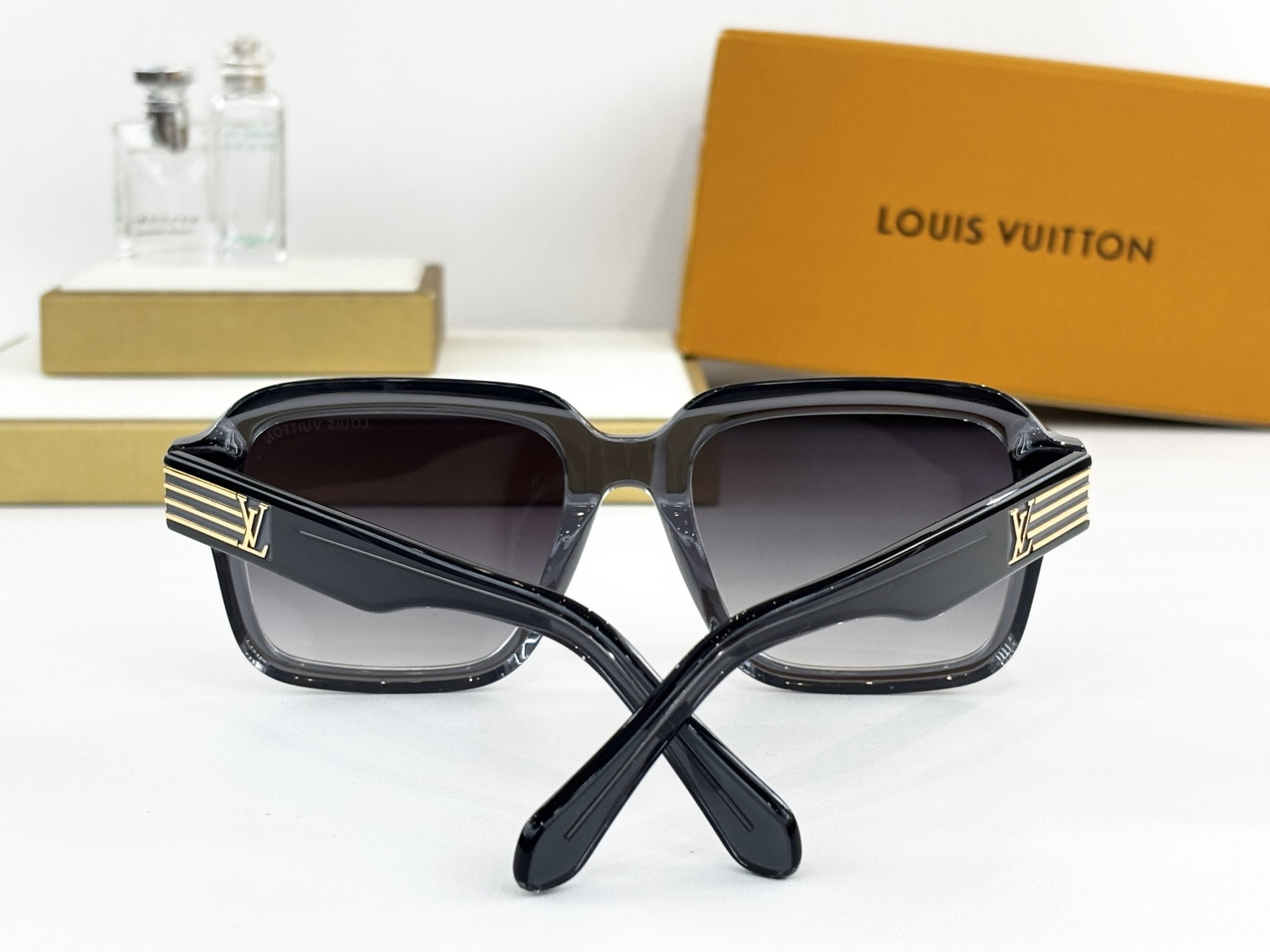 LOUIS VUITTO*MODEL：Z2739USIZE：55口19-150