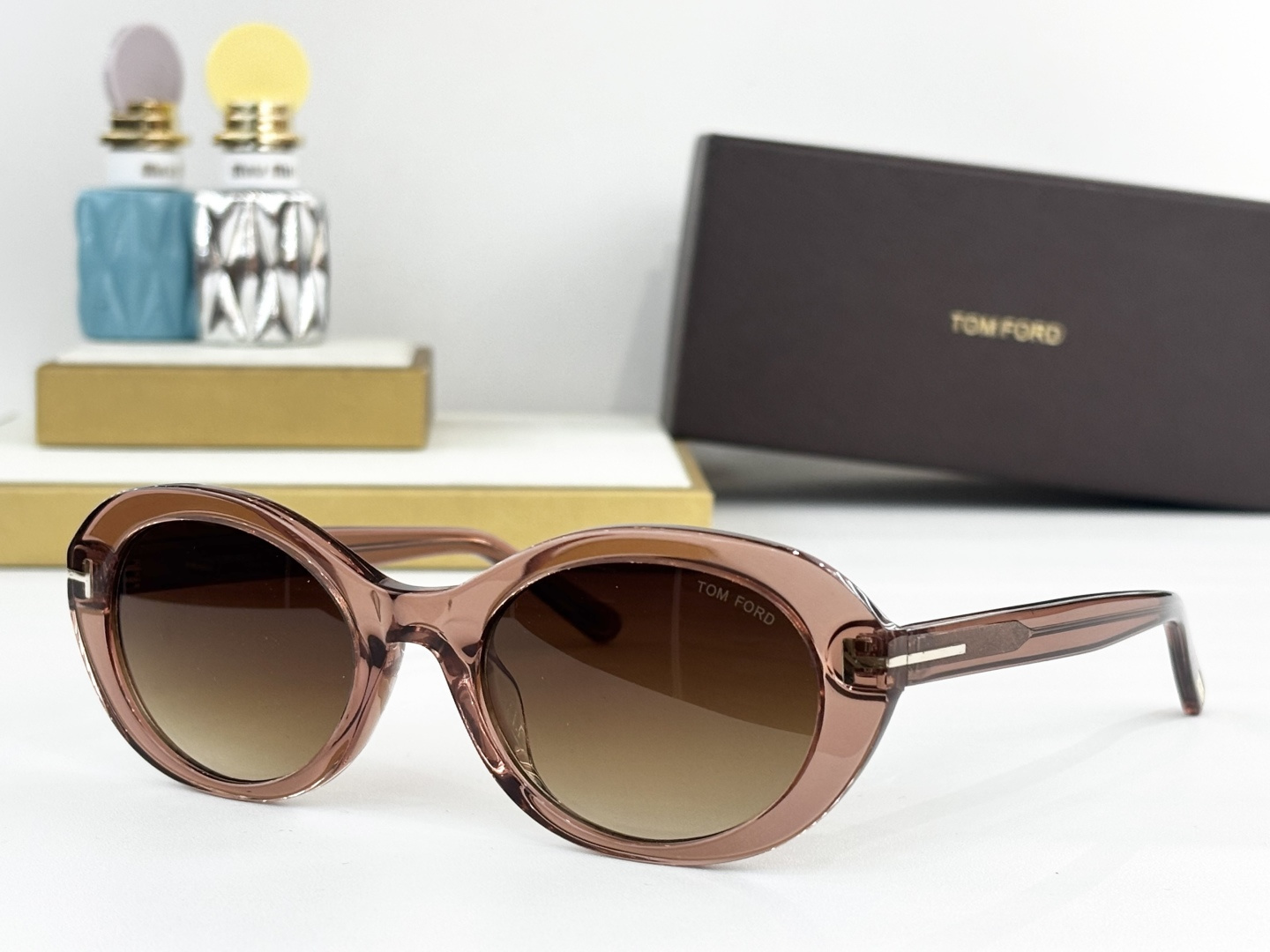 TOM FORDMOD：FT1172Size：54口21 140