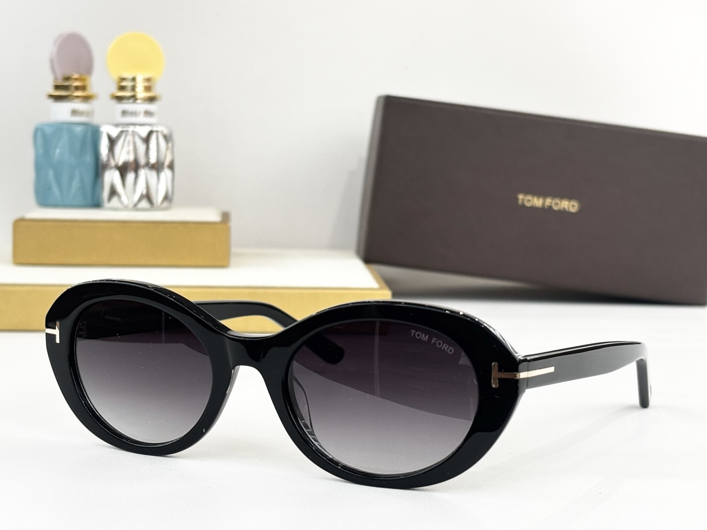 TOM FORDMOD：FT1172Size：54口21 140