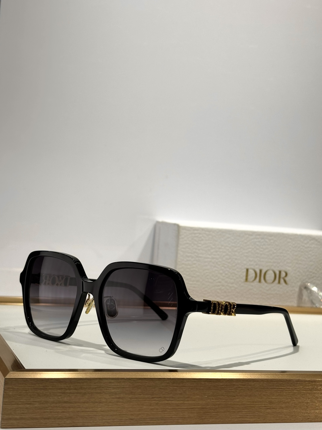 DIORMODEL: Treasure S1ISIZE:55口18-145