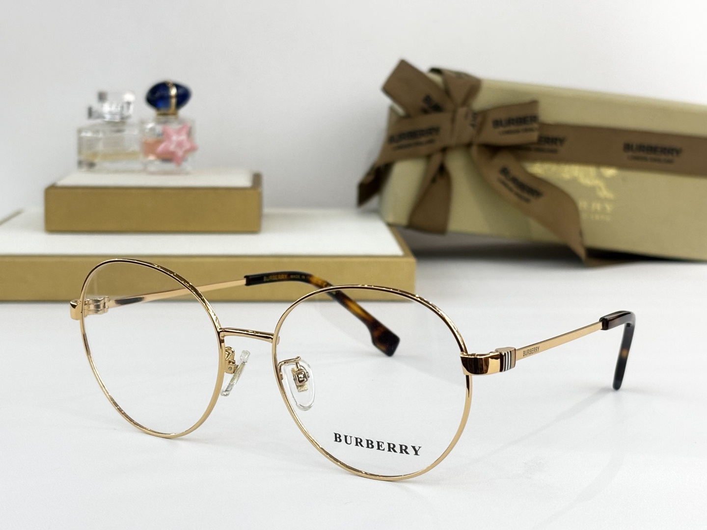 BURBERRYMOD：BE1384TDSize：56口18 145