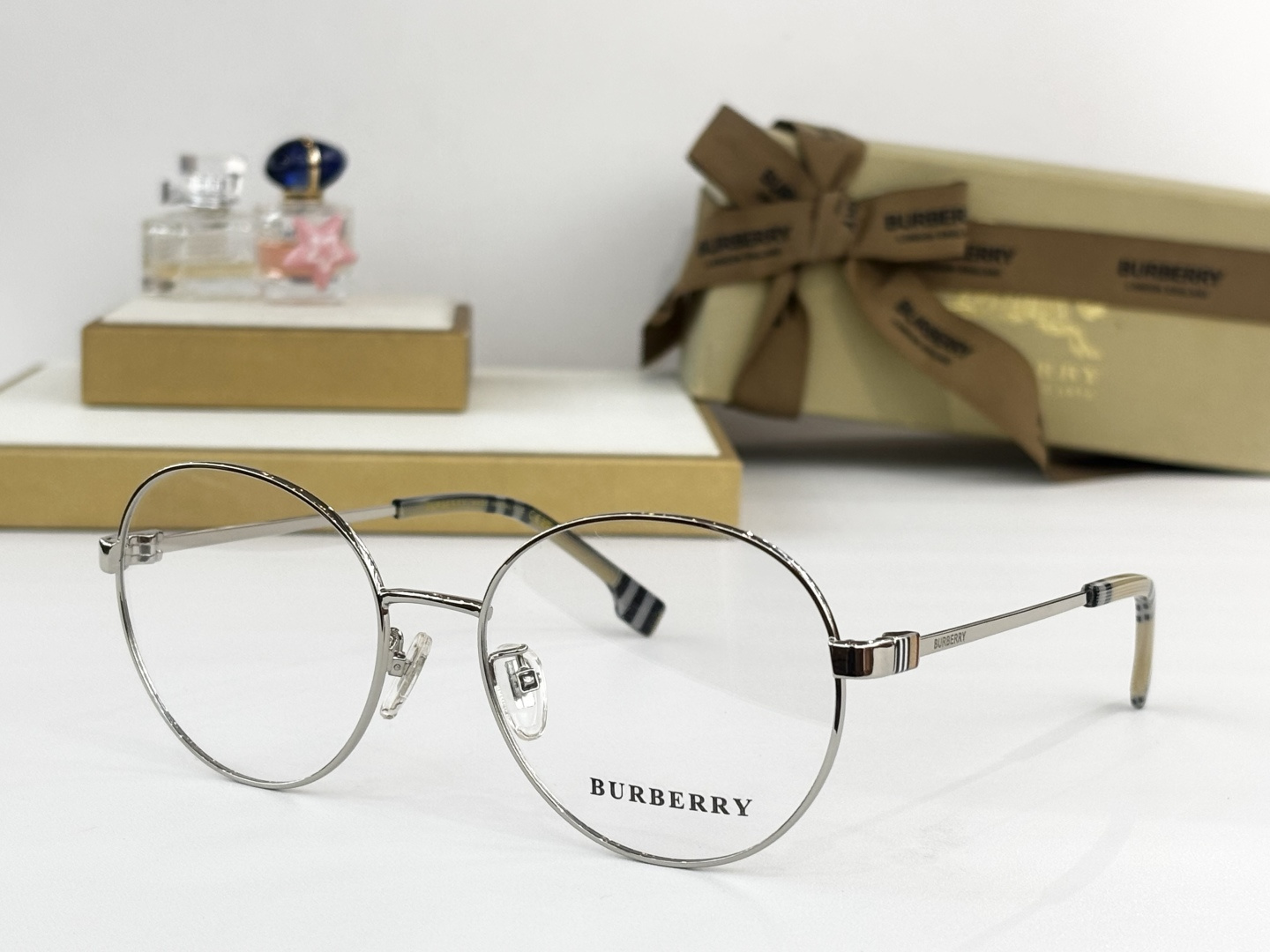 BURBERRYMOD：BE1384TDSize：56口18 145