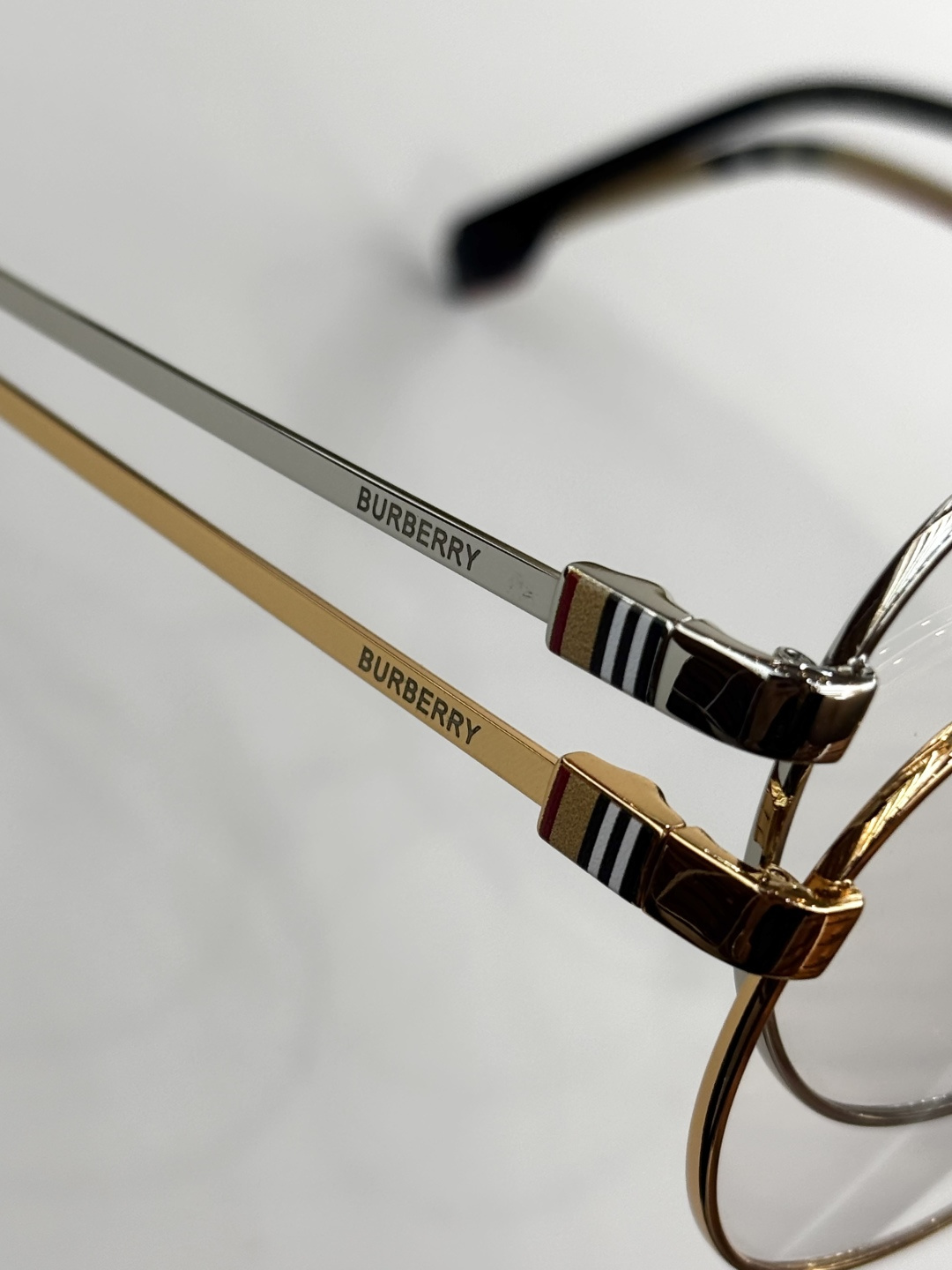 BURBERRYMOD：BE1384TDSize：56口18 145