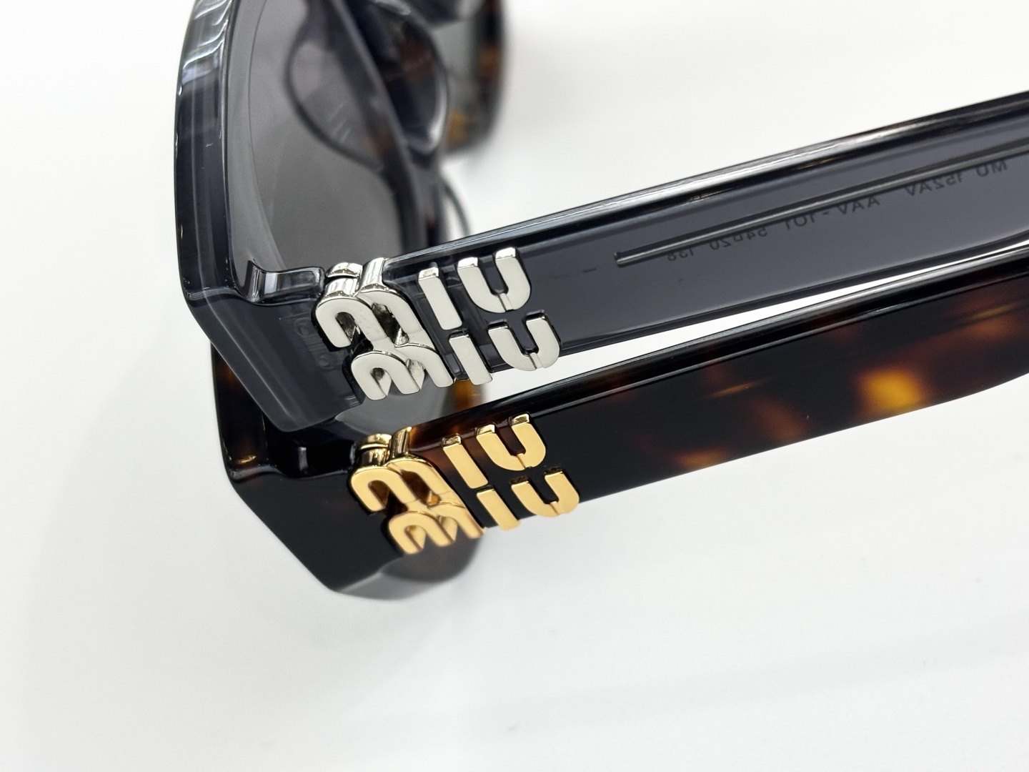 MIU MI*MOD：MU 152AVSize：54口20 138