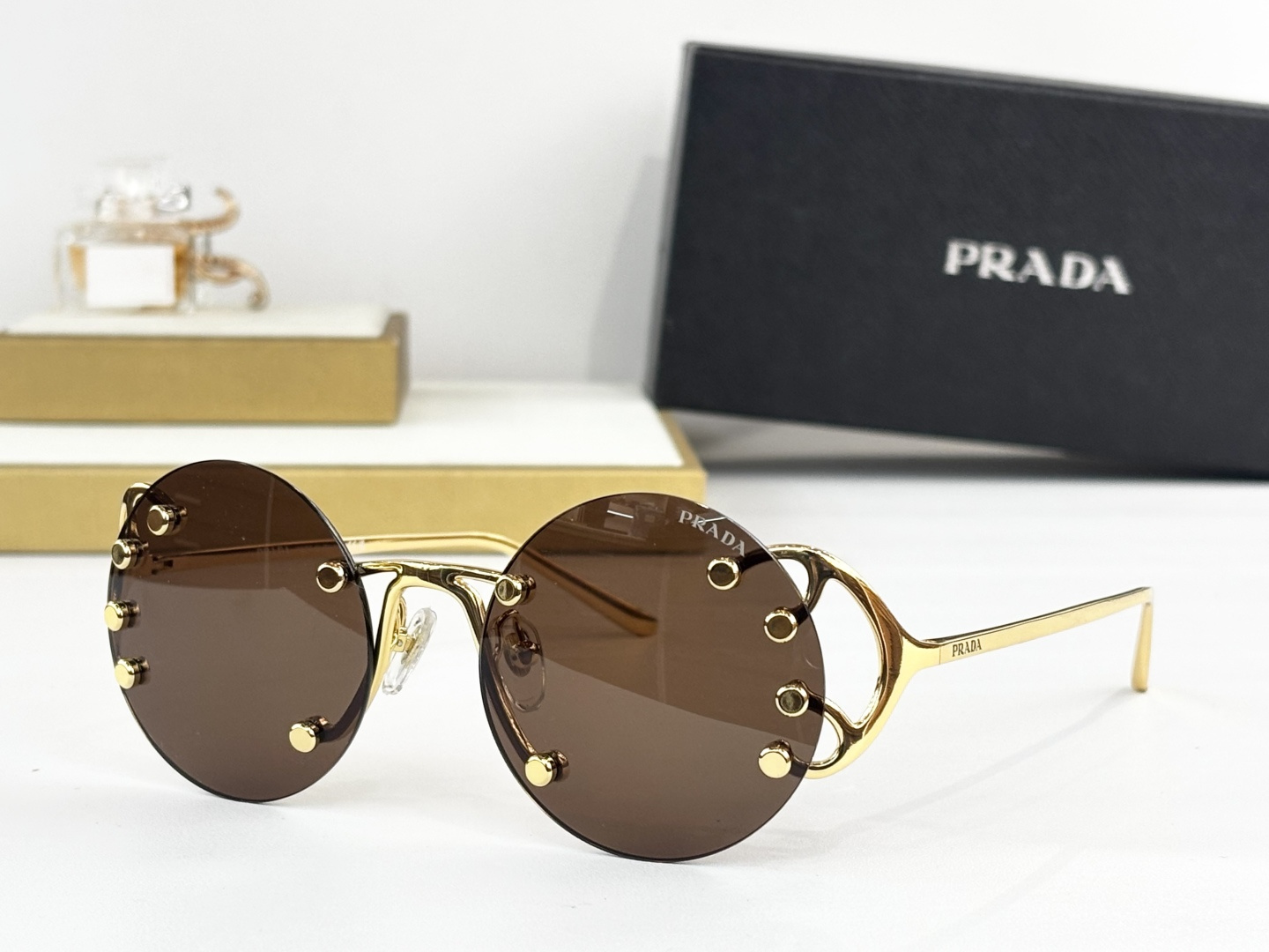 PRADAMOD：PR C56SSize：51口20 135