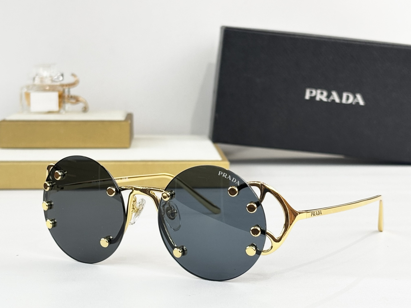PRADAMOD：PR C56SSize：51口20 135