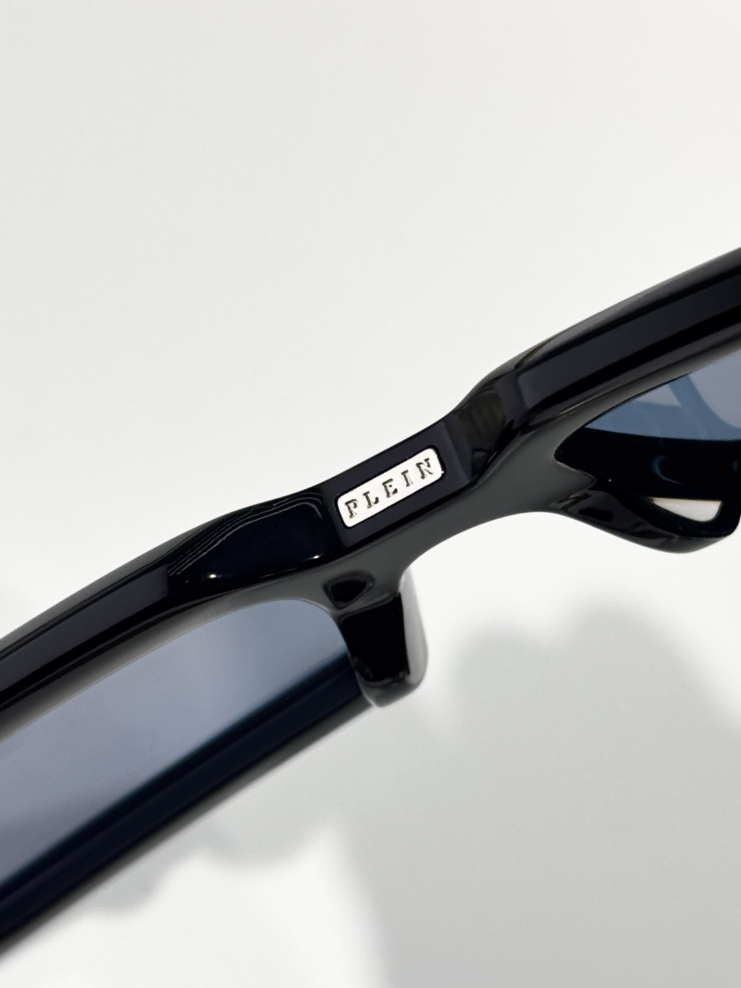 PHILIPP PLEINMODEL:129VSIZE:54口22-145