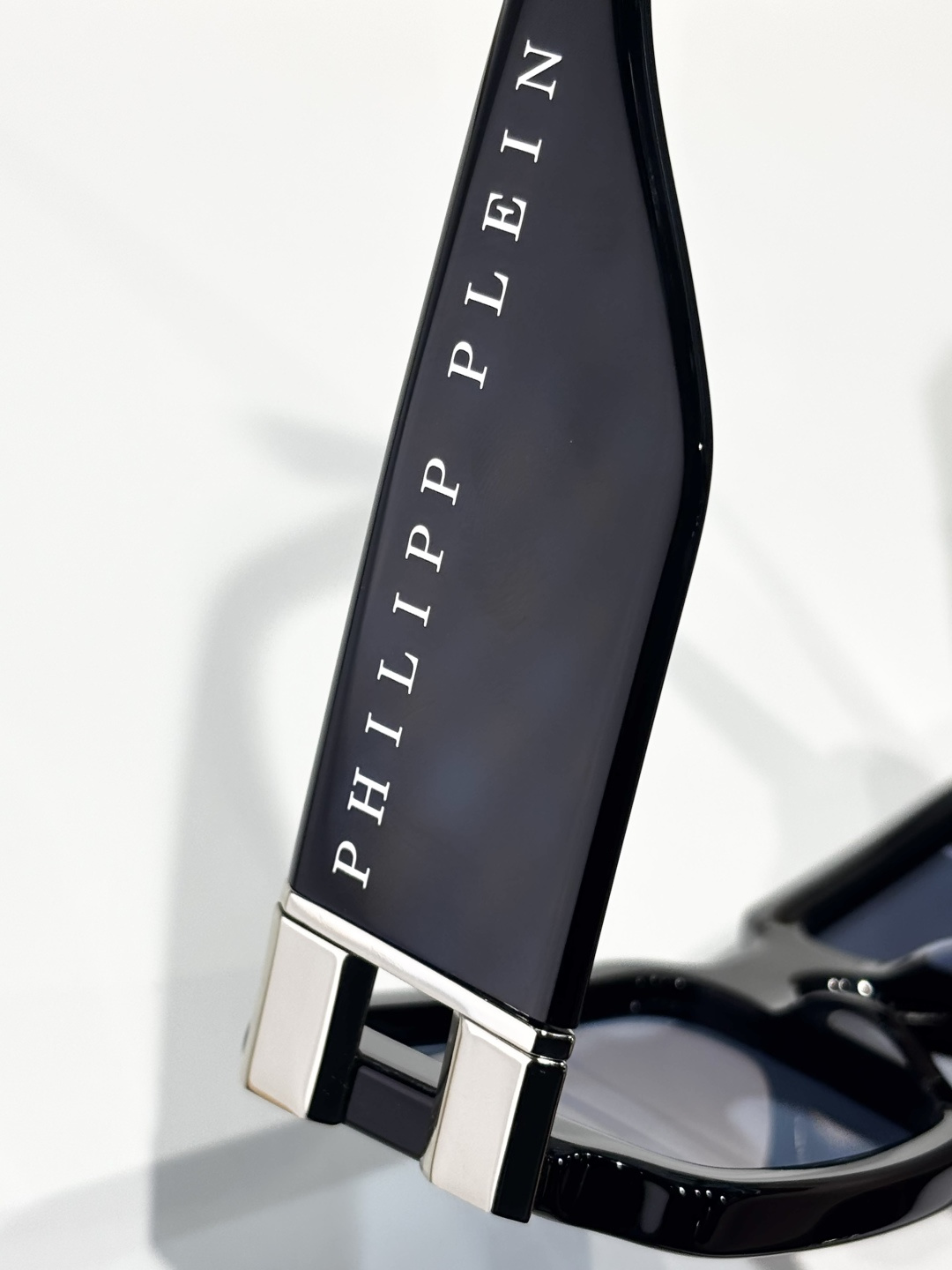 PHILIPP PLEINMODEL:129VSIZE:54口22-145