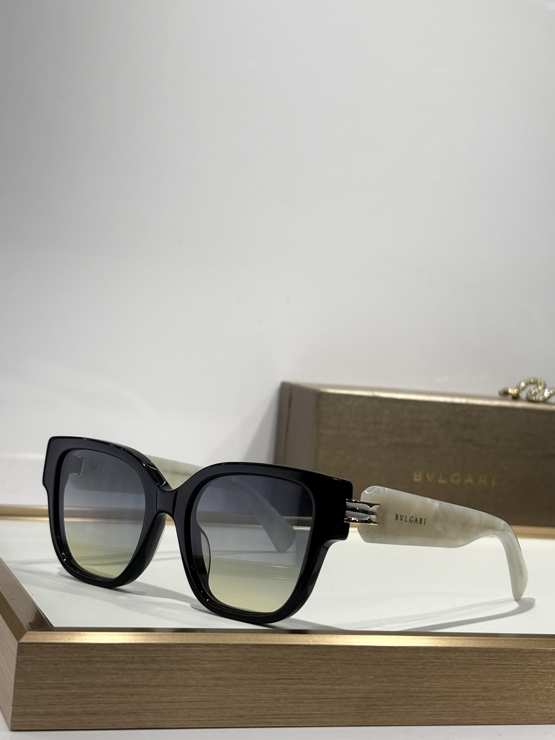 BVLGARIMOD：BV50046ISize：52口19 130