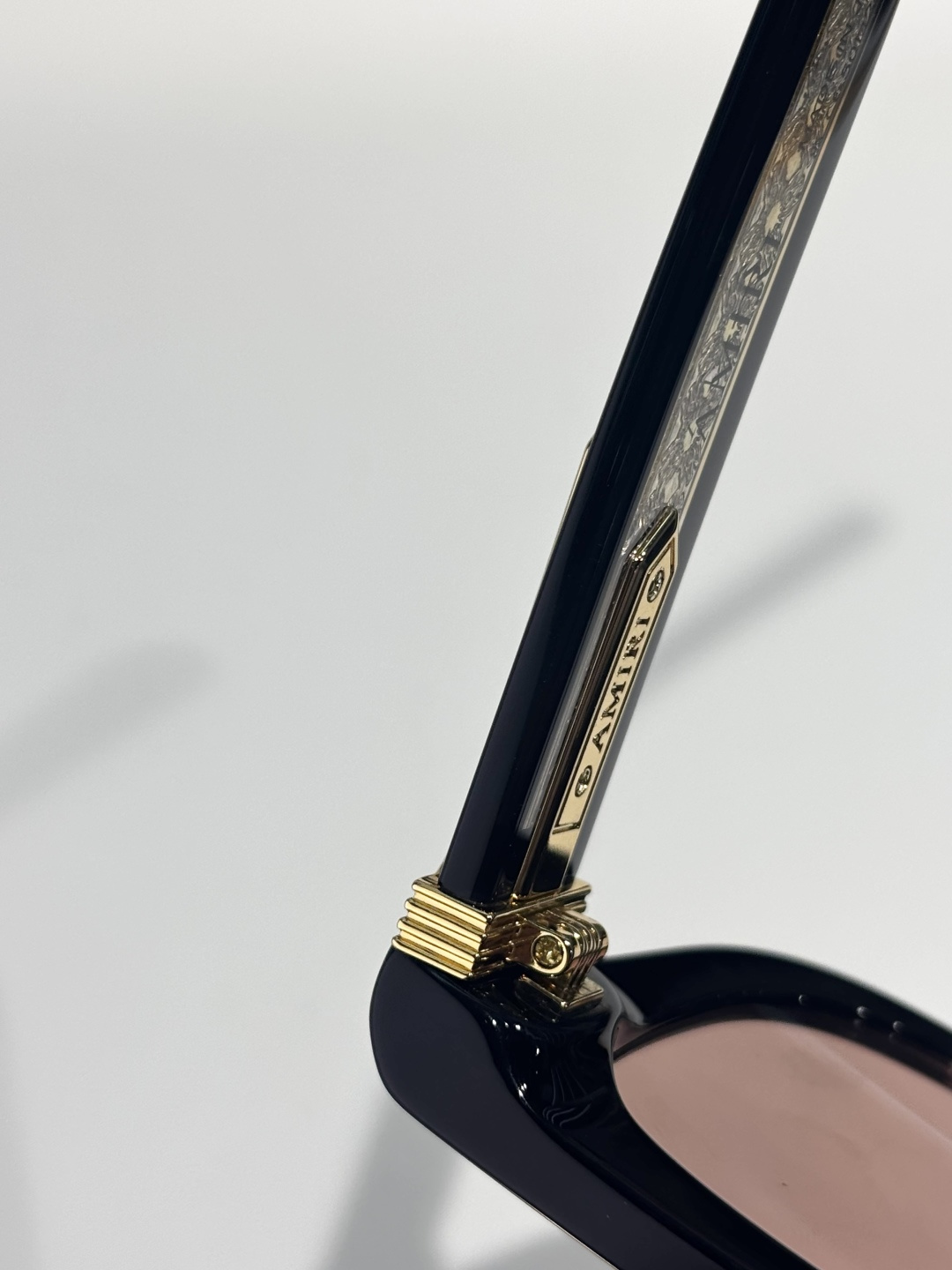 AMIRIOriginal Mod: MulhollandSize:50口24-145美国时装潮牌用料考