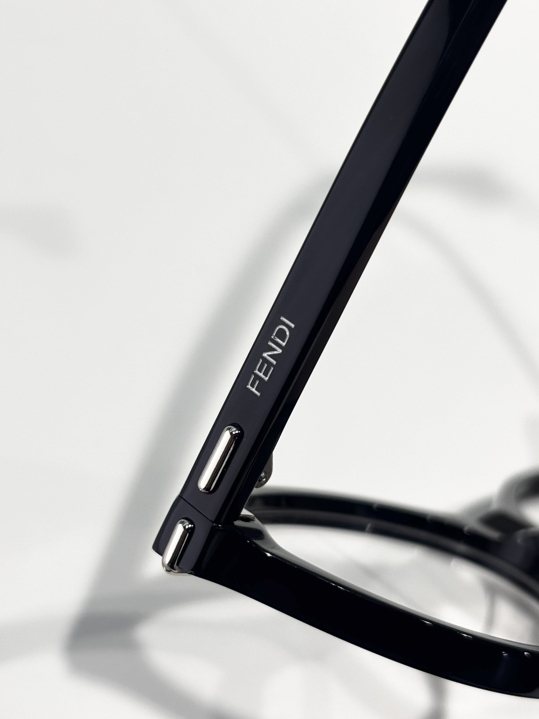 FendiMODEL：FE50126I SIZE：53口16-140