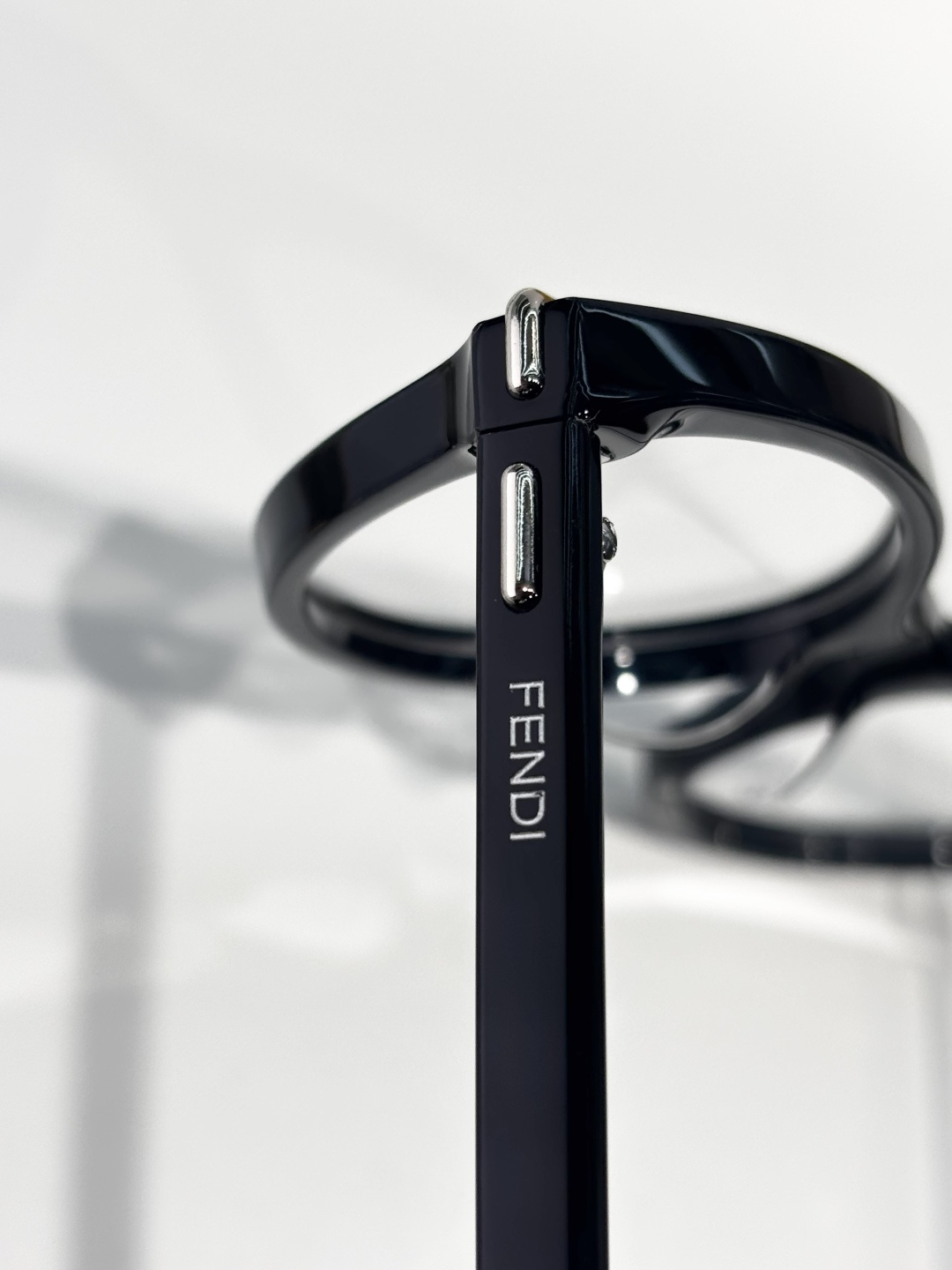 FendiMODEL：FE50126I SIZE：53口16-140