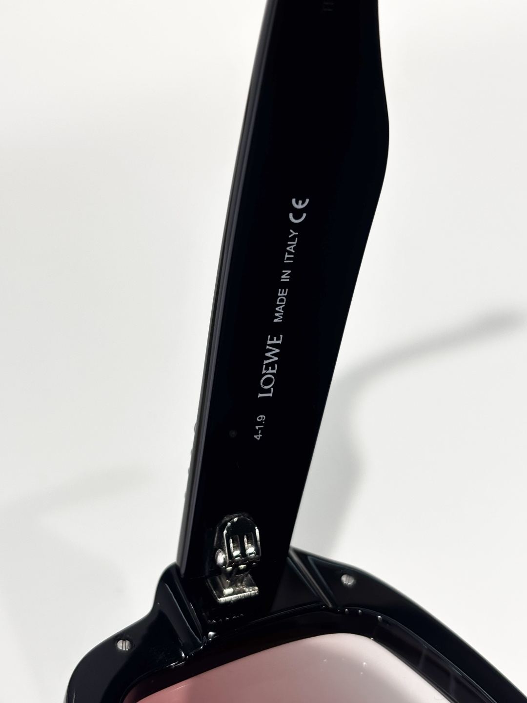 LoeweMODEL：LW40194ISIZE：141口0-140