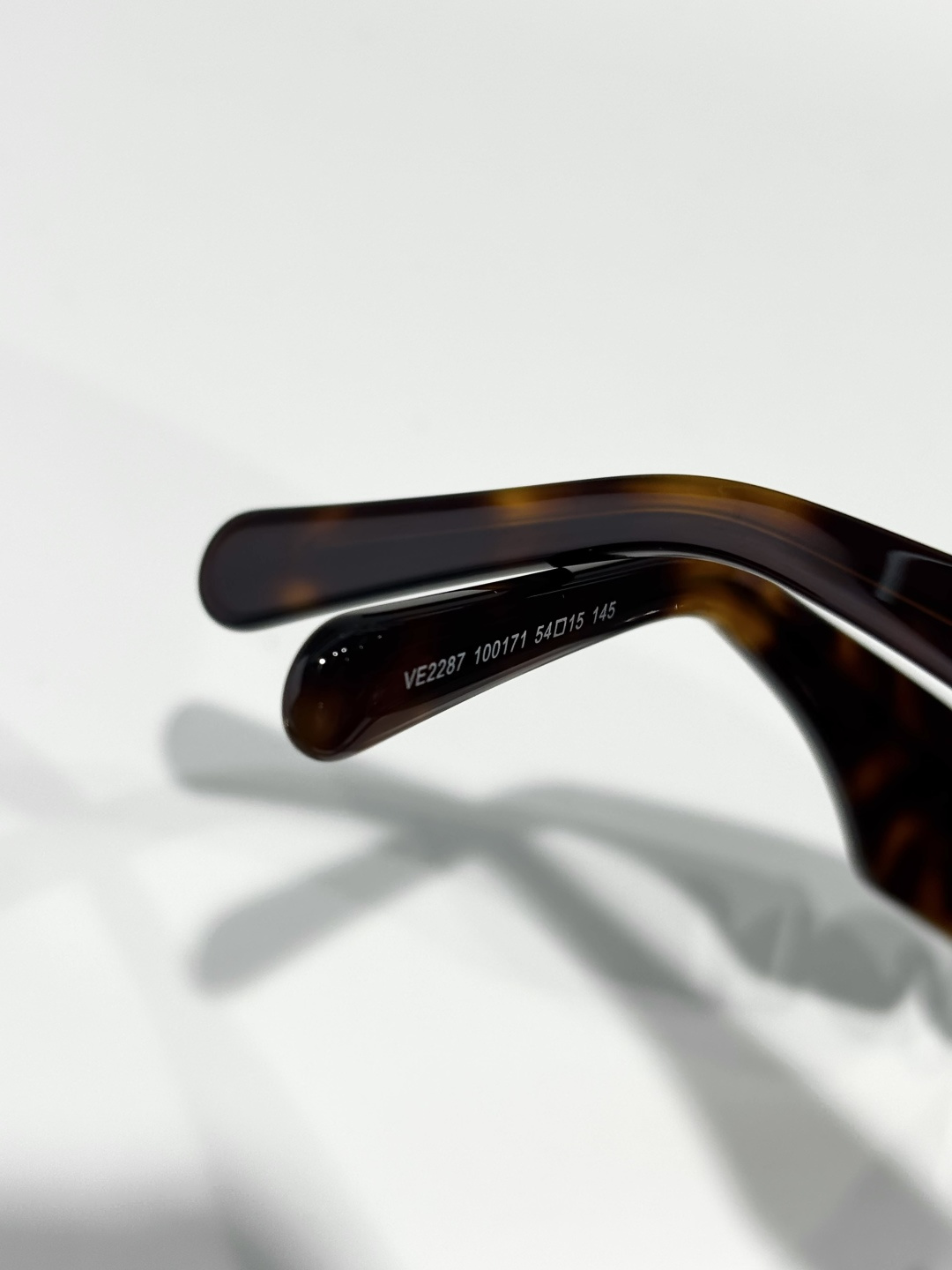 VERSAC*MODEL：VE2287SIZE：54口15-144