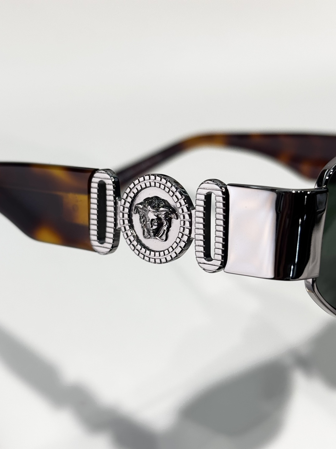 VERSAC*MODEL：VE2287SIZE：54口15-144