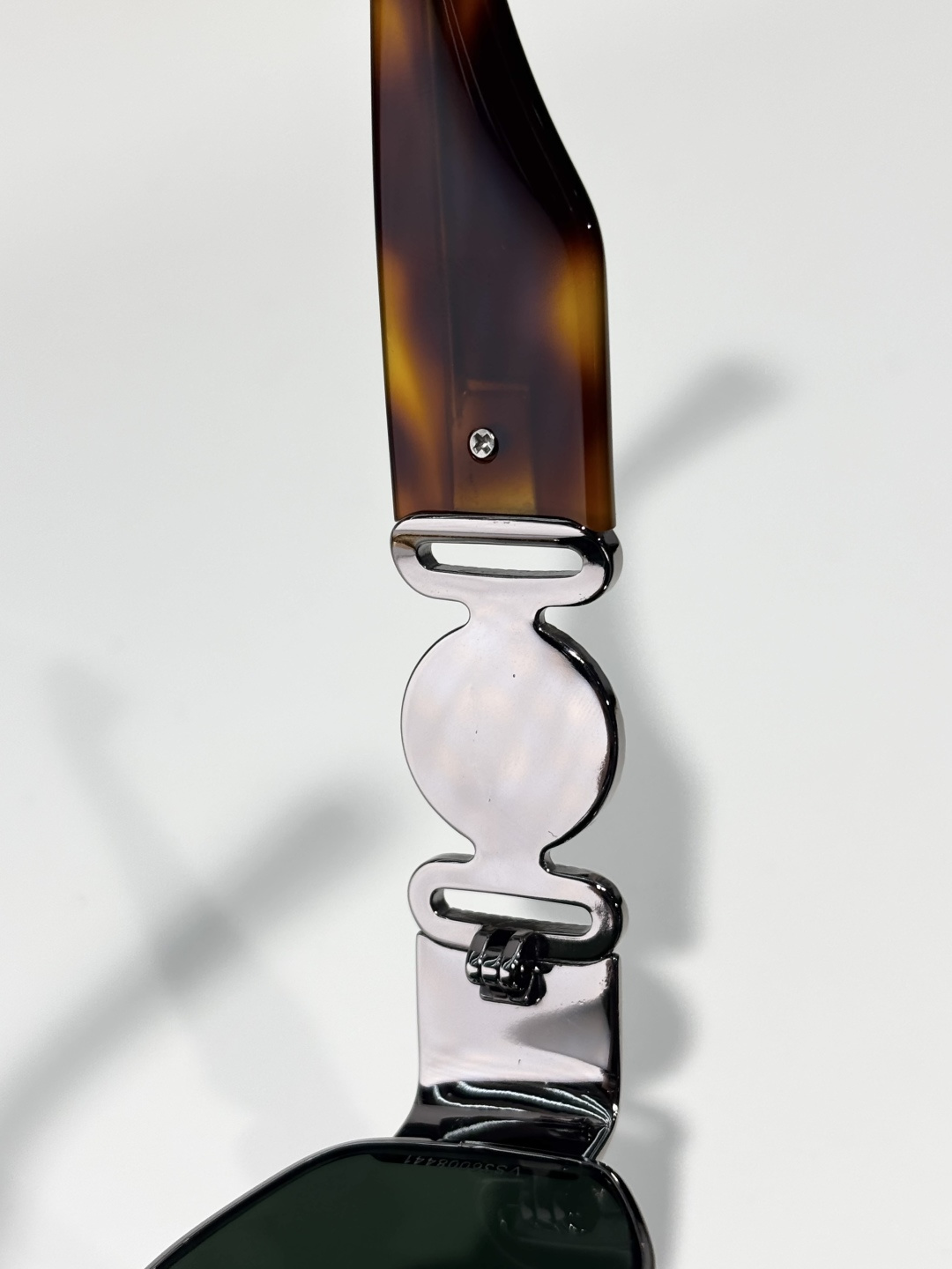 VERSAC*MODEL：VE2287SIZE：54口15-144