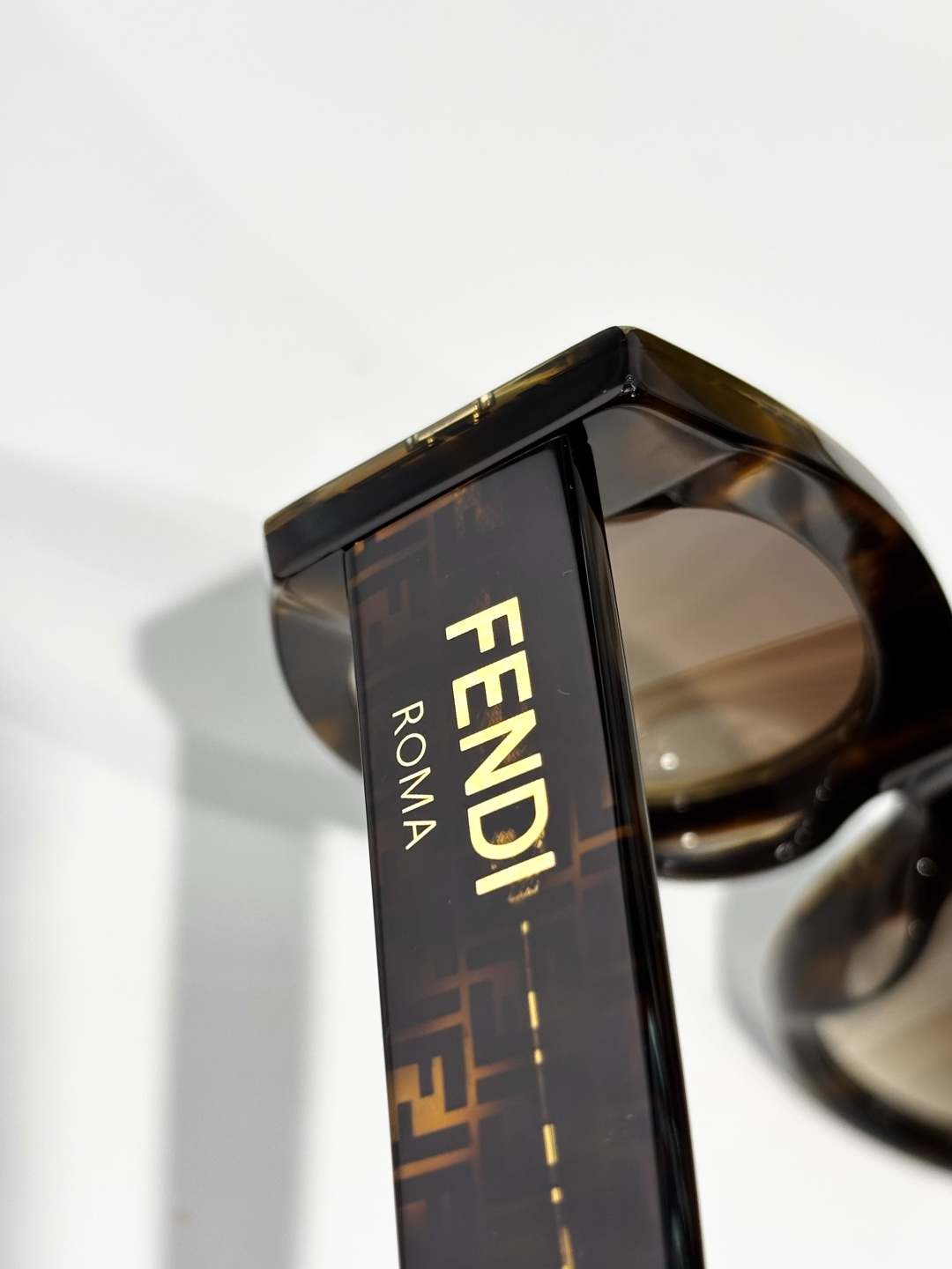 FENDIMODEL: FE40125iSIZE:50口23-145