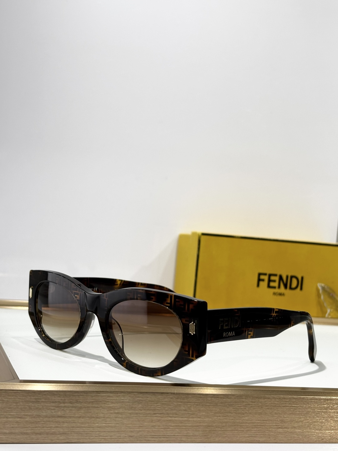 FENDIMODEL: FE40125iSIZE:50口23-145