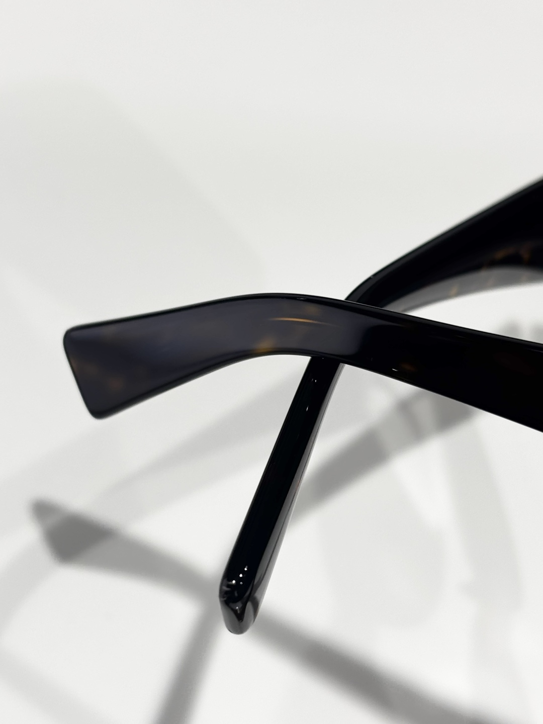 SAINT LAUREN*MODEL：SL 831SIZE：54口22-145