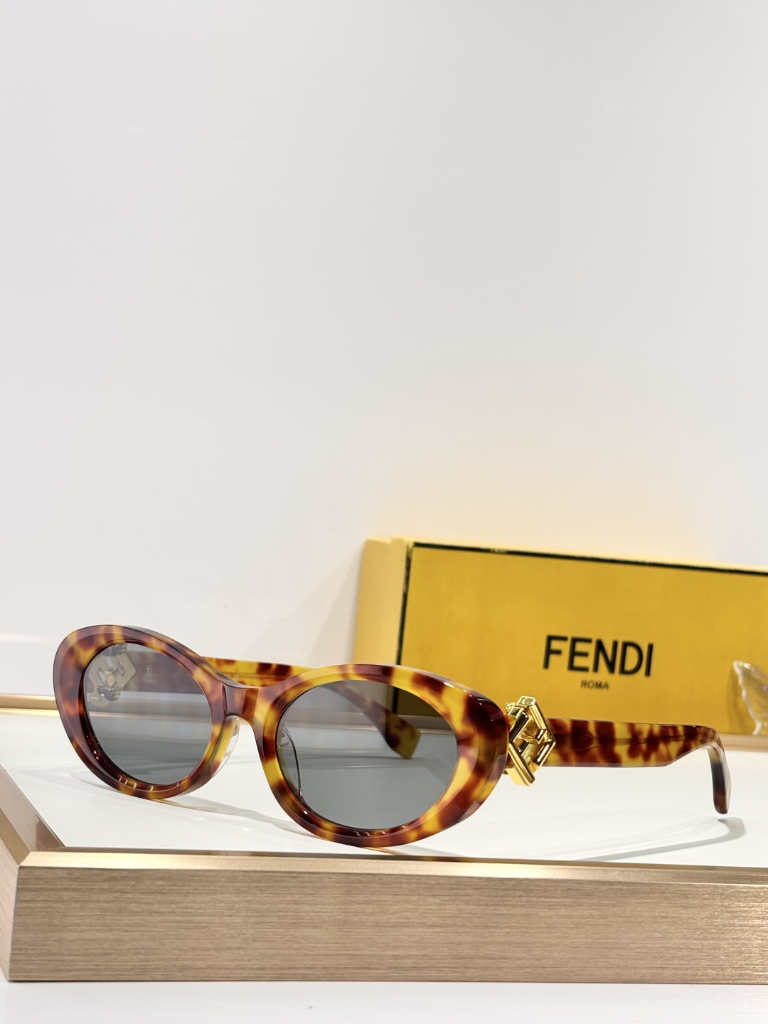 FENDIMODEL: FE40140USIZE:55口20-140