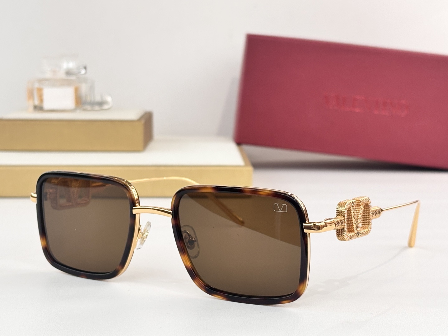 ValentinoMODEL：VLS1744SIZE：54口21-145