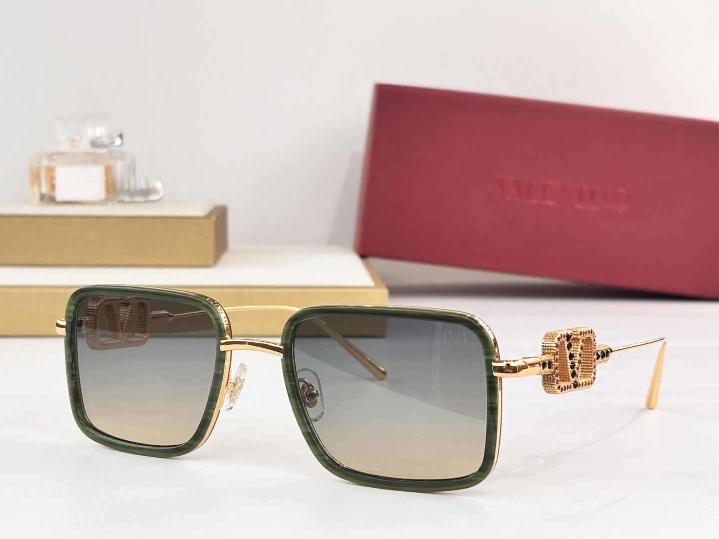 ValentinoMODEL：VLS1744SIZE：54口21-145