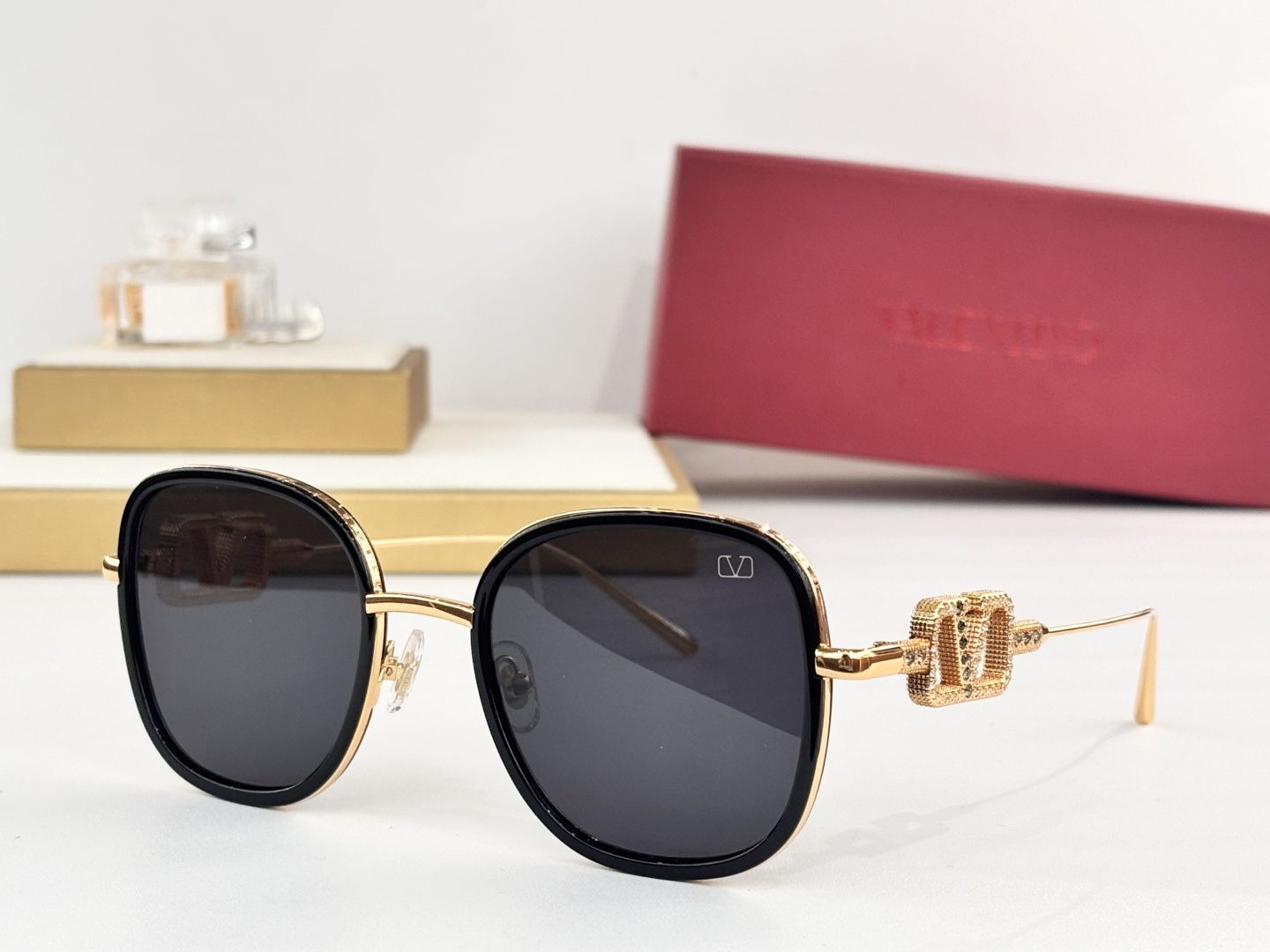 ValentinoMODEL：VLS1745SIZE：53口22-145