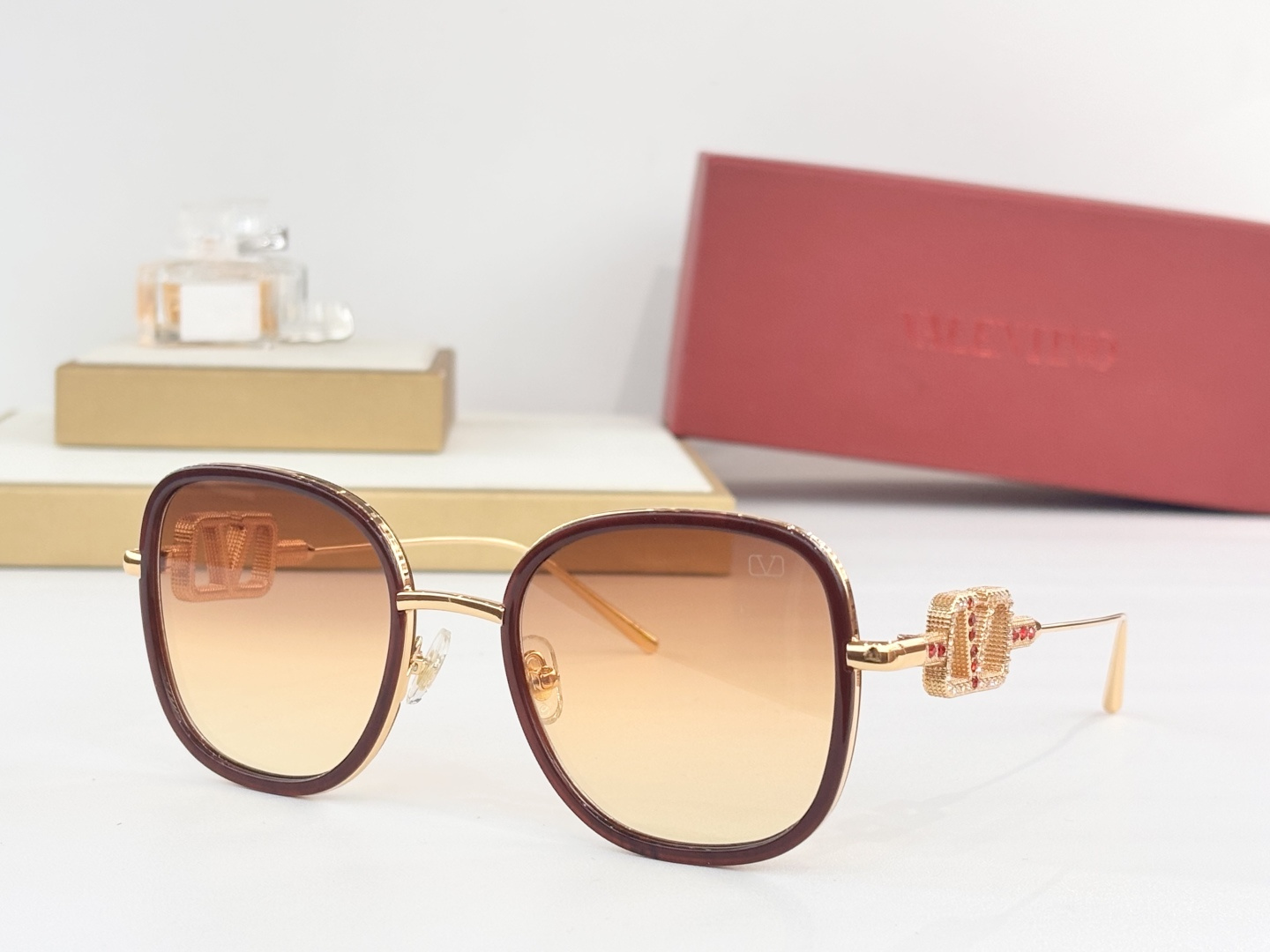 ValentinoMODEL：VLS1745SIZE：53口22-145