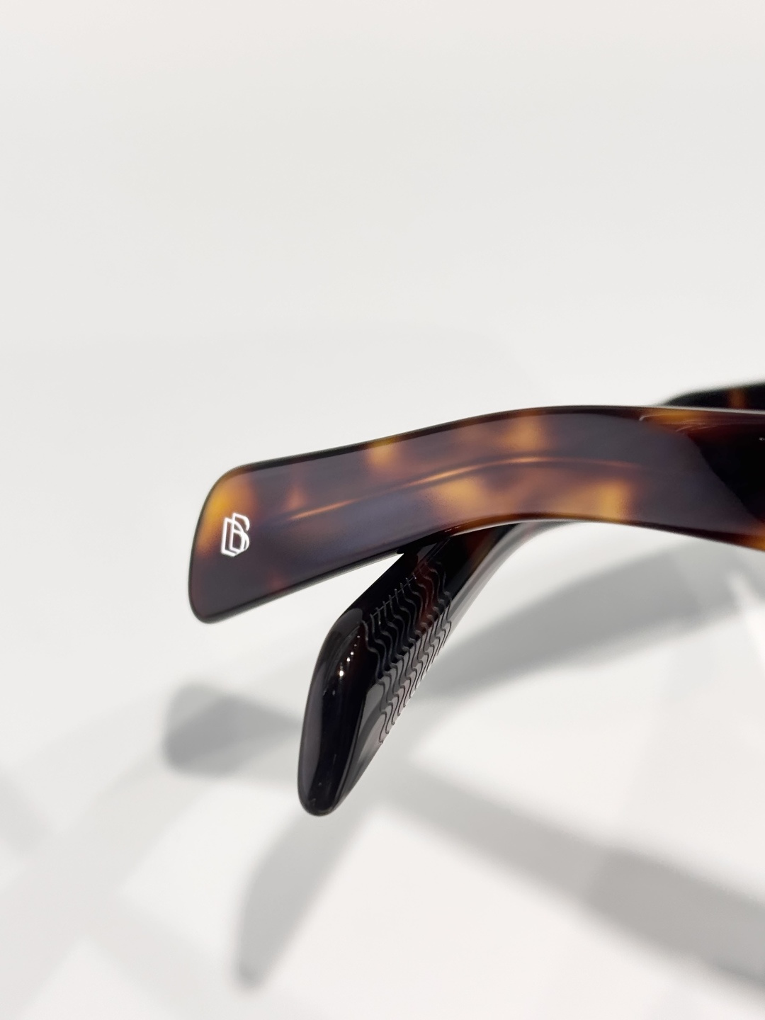 DAVID BECKHAMMOD：DB 7132/SSize：56口18-140