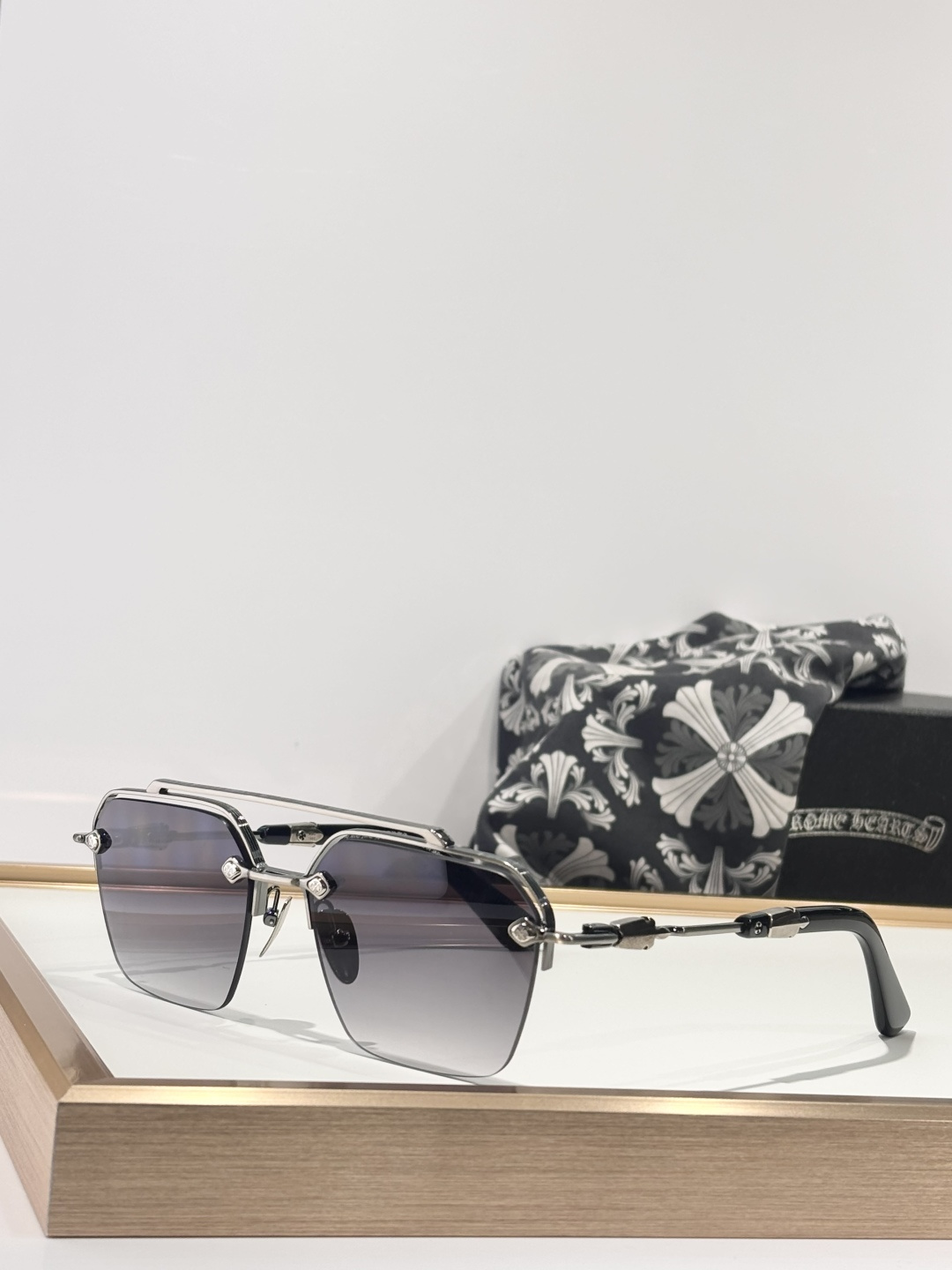 CHROME HEAR*钛～MODEL：BIDI ESEMSIZE:57-18-153