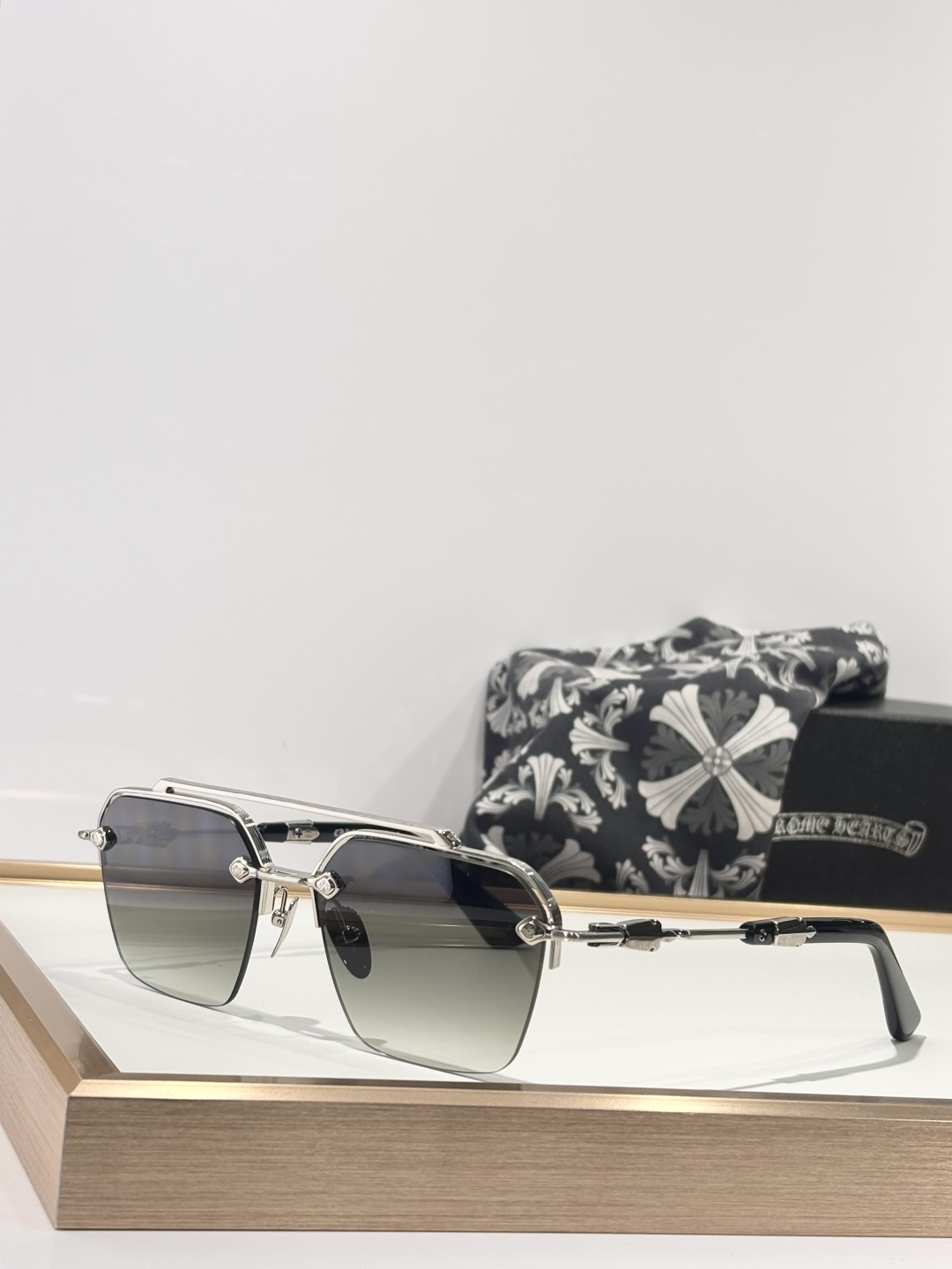 CHROME HEAR*钛～MODEL：BIDI ESEMSIZE:57-18-153