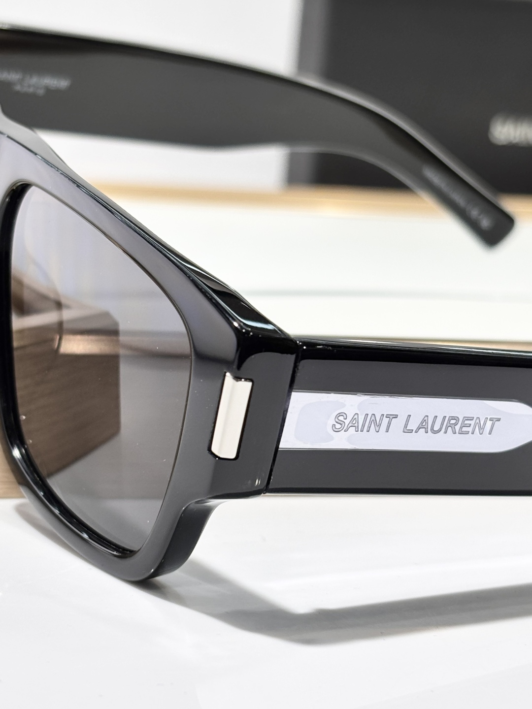 Oversized Toquality SAINT LAUREN*MODEL：SL659SIZE：55口