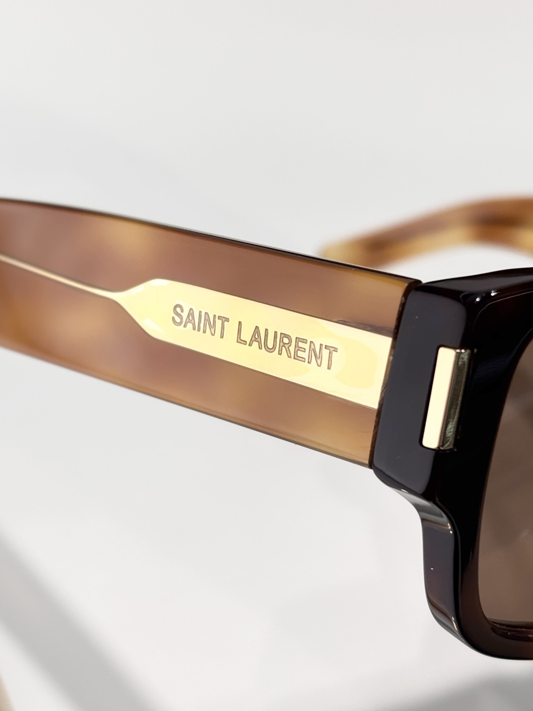 Saint Laurent SAINT LAUREN*