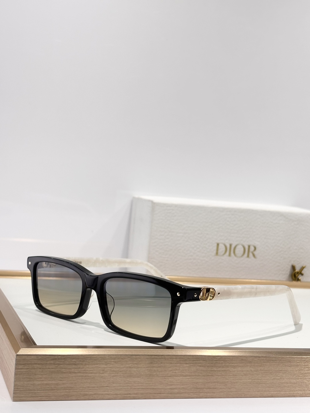 DIORMOD：Petit CD S1ISize：53口16 135