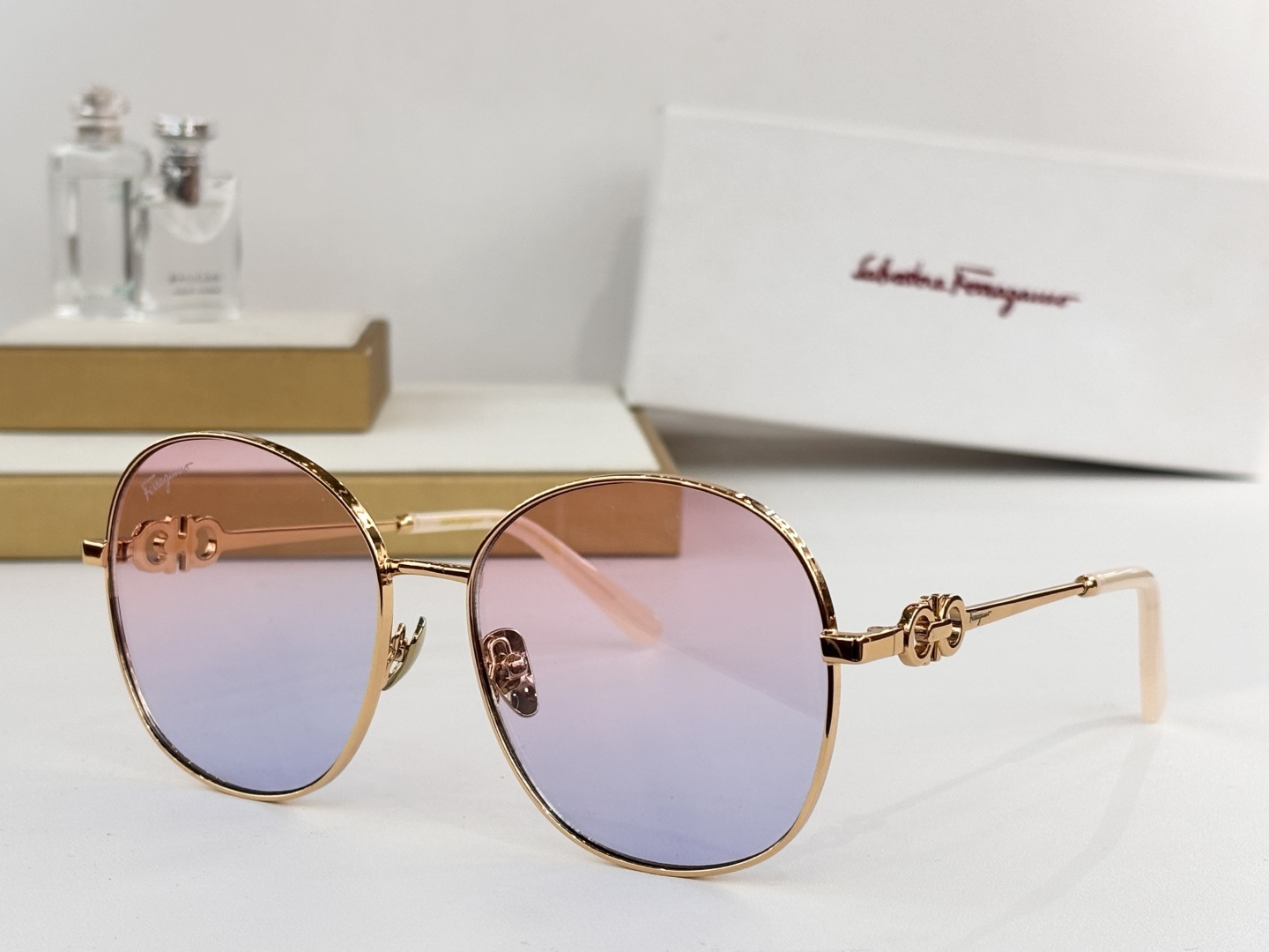 Salvatore ferragam* MODEL：SF51S297SIZE：59口16-140