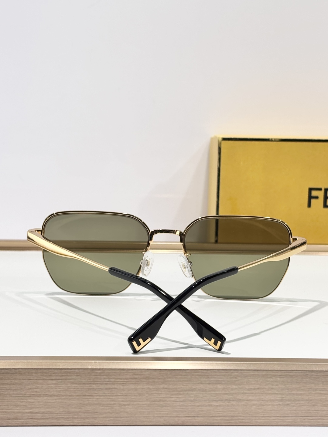 FENDI MOD：FE40594 Size：55口18 145 