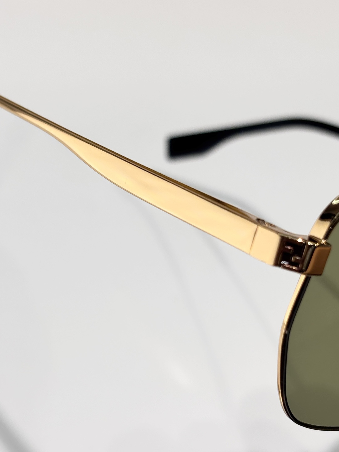FENDI MOD：FE40594 Size：55口18 145 