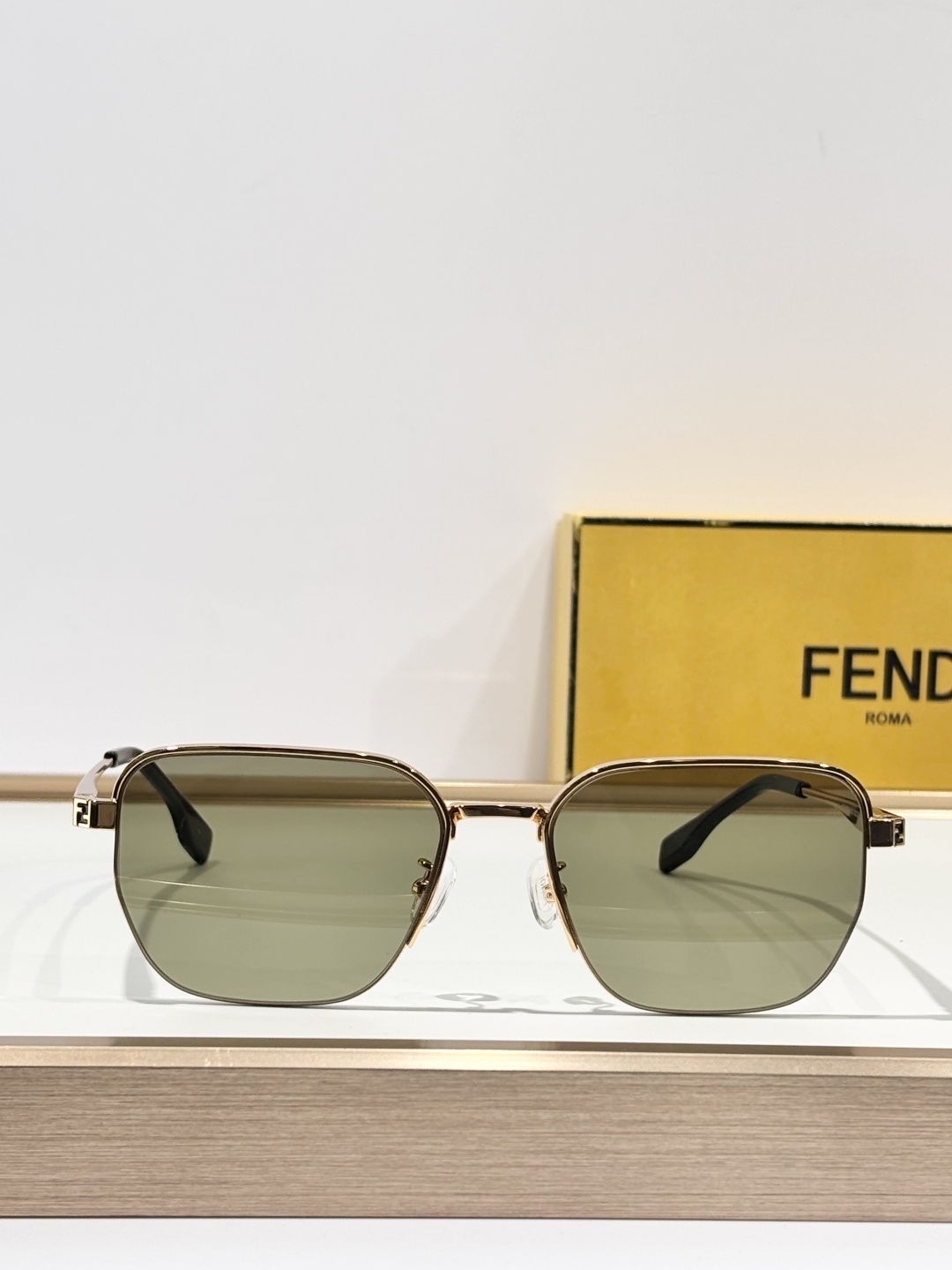 FENDI MOD：FE40594 Size：55口18 145 