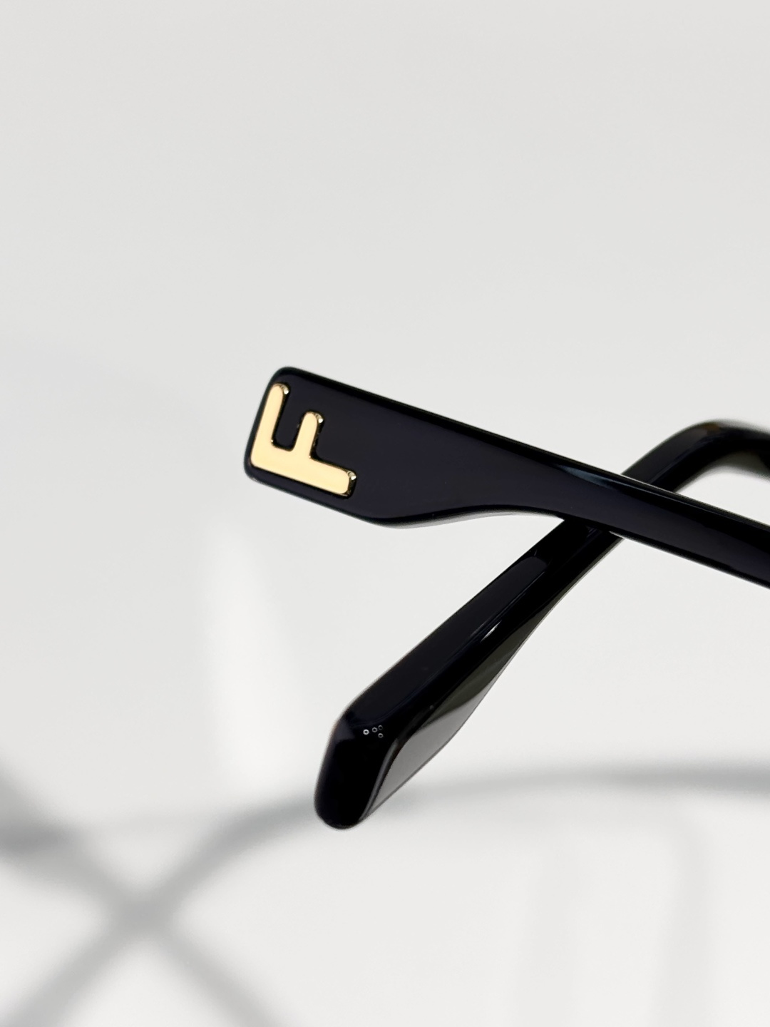 FENDI MOD：FE40594 Size：55口18 145 